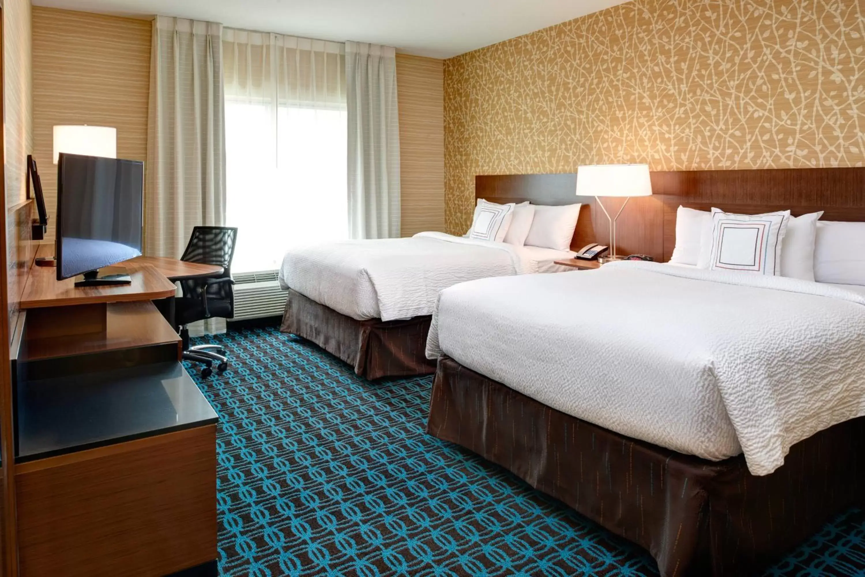 Photo of the whole room, Bed in Fairfield Inn & Suites by Marriott Detroit Troy