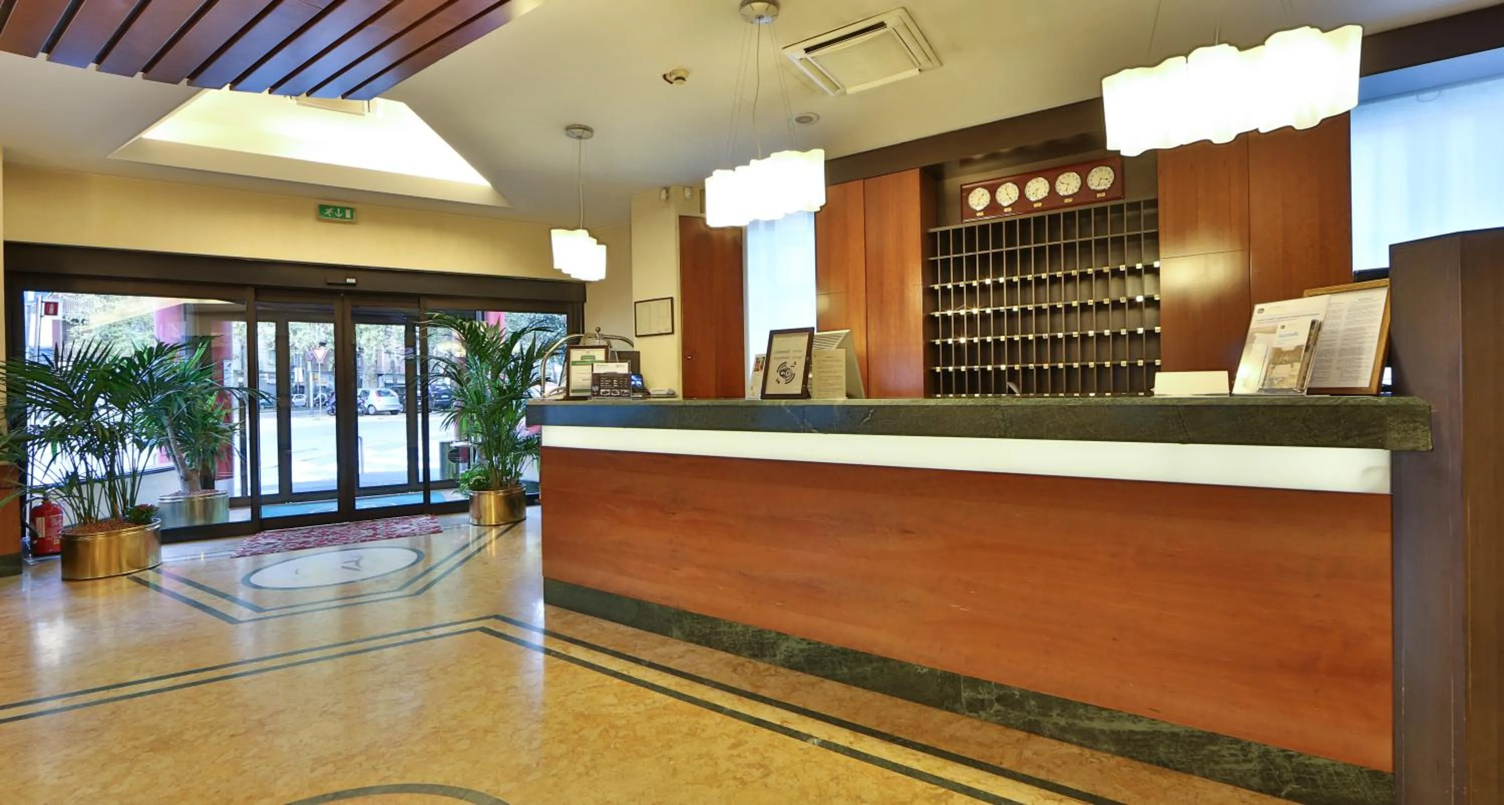 Lobby or reception in Hotel Mirage Sure Hotel Collection by Best Western