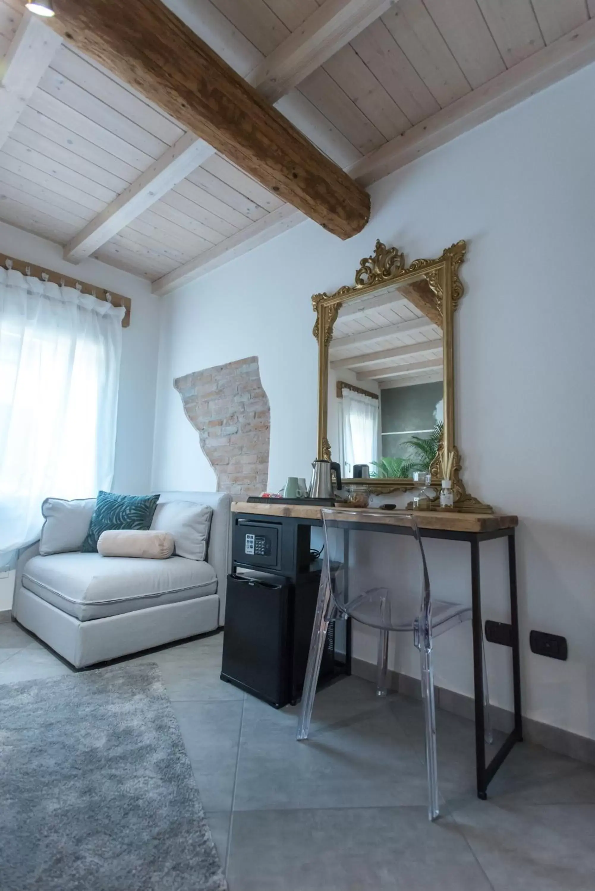 Bedroom, Seating Area in Luna Sul Tetto