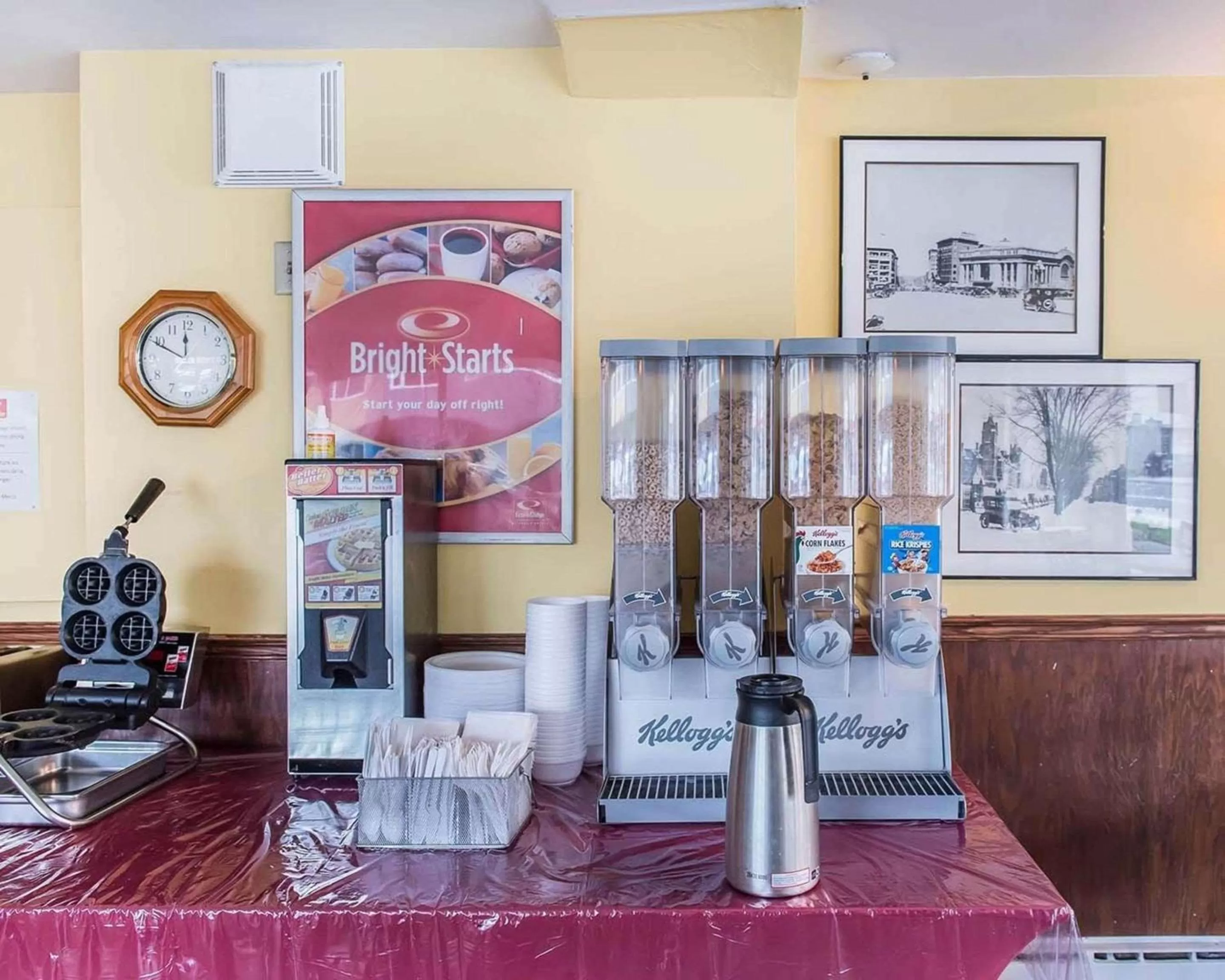 Restaurant/places to eat in Econo Lodge Downtown