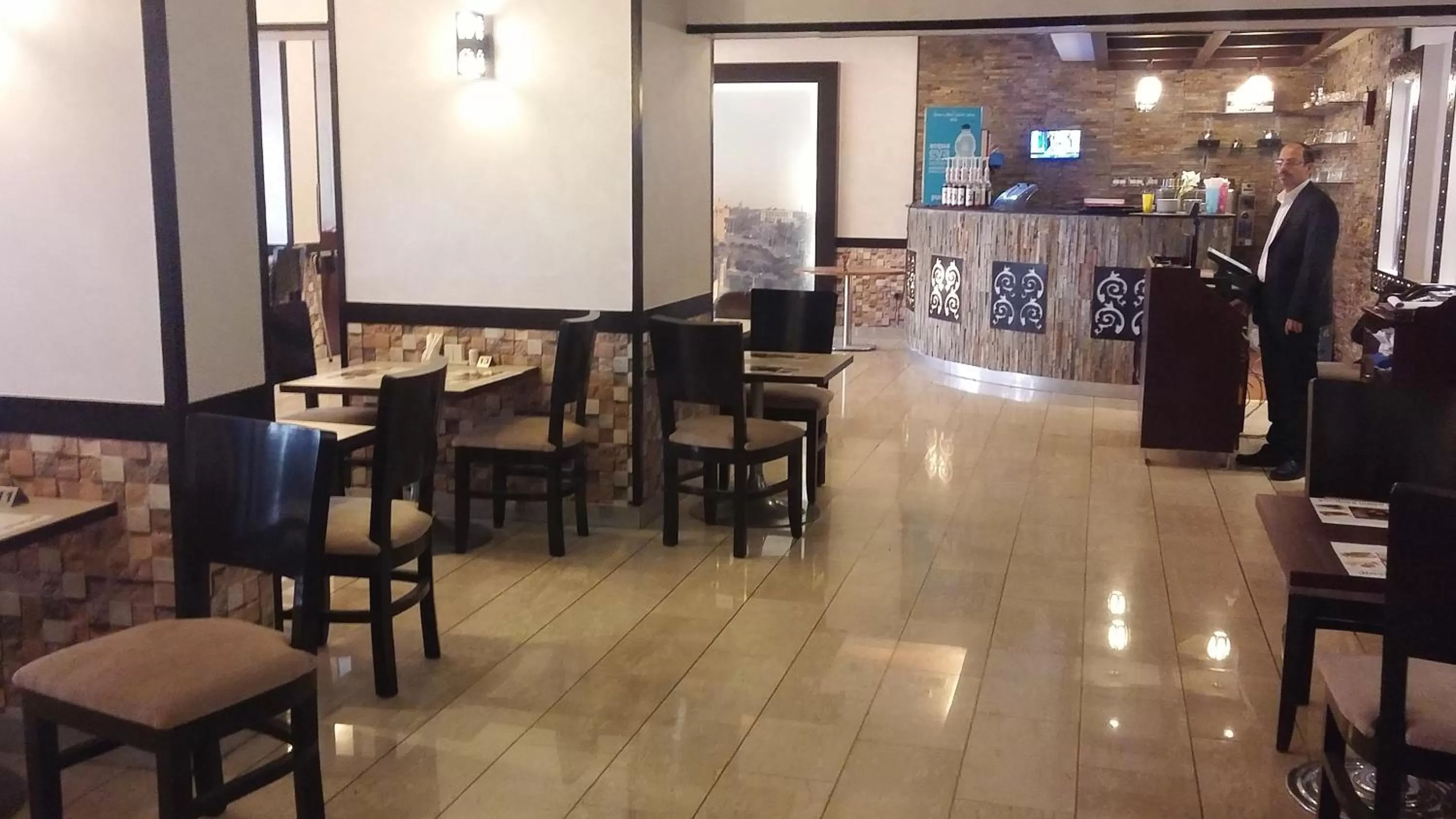 Food and drinks in Kuwait Continental Hotel