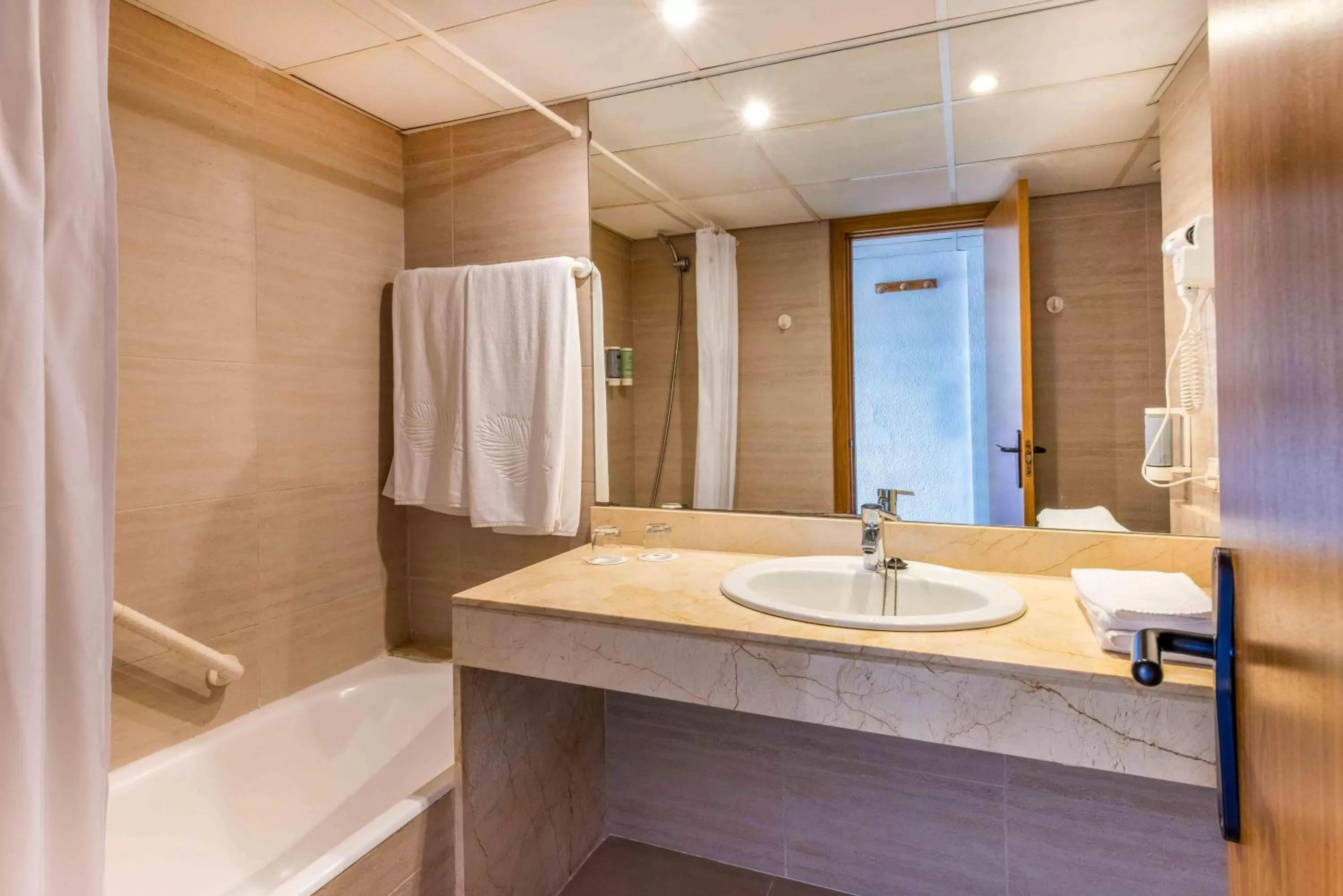 Bathroom in Valentin Grand Park Suite Hotel