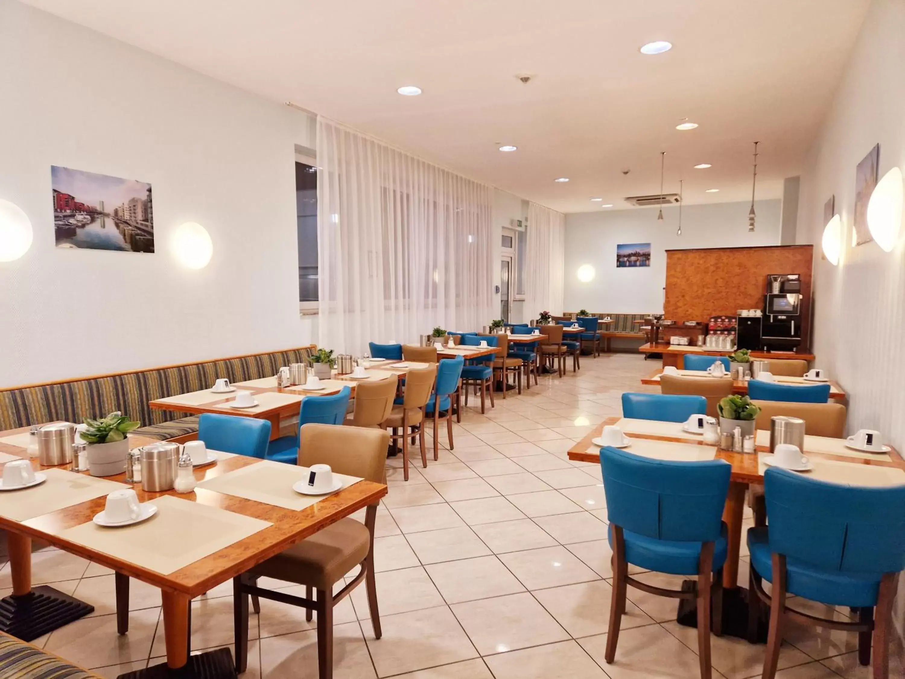 Restaurant/Places to Eat in Trip Inn Hotel Minerva Frankfurt