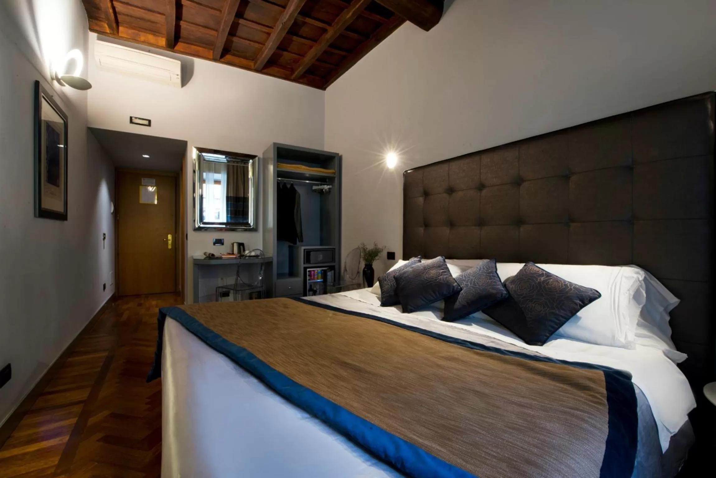 Photo of the whole room, Bed in Relais Forus Inn