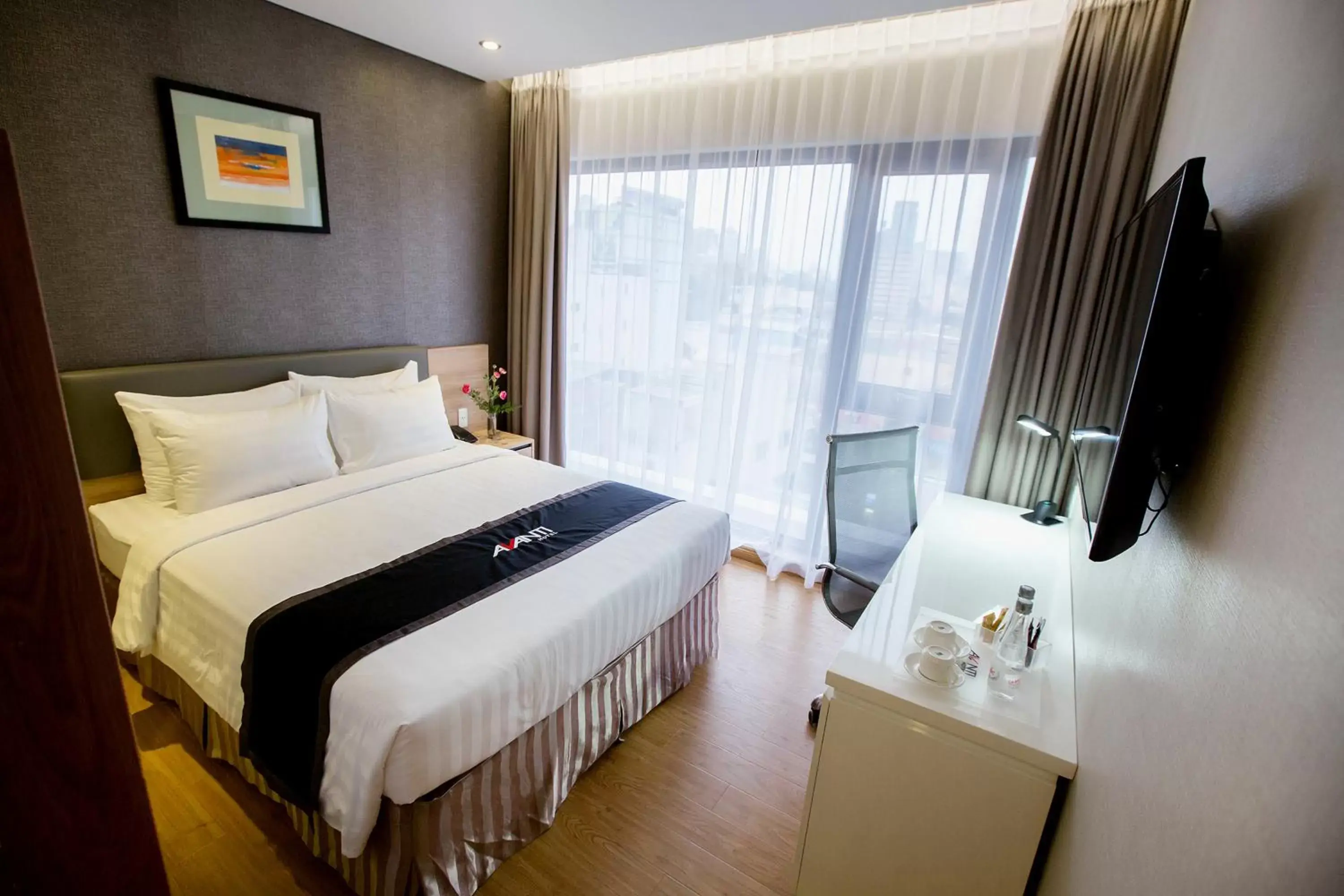 Property building, Room Photo in Avanti Hotel