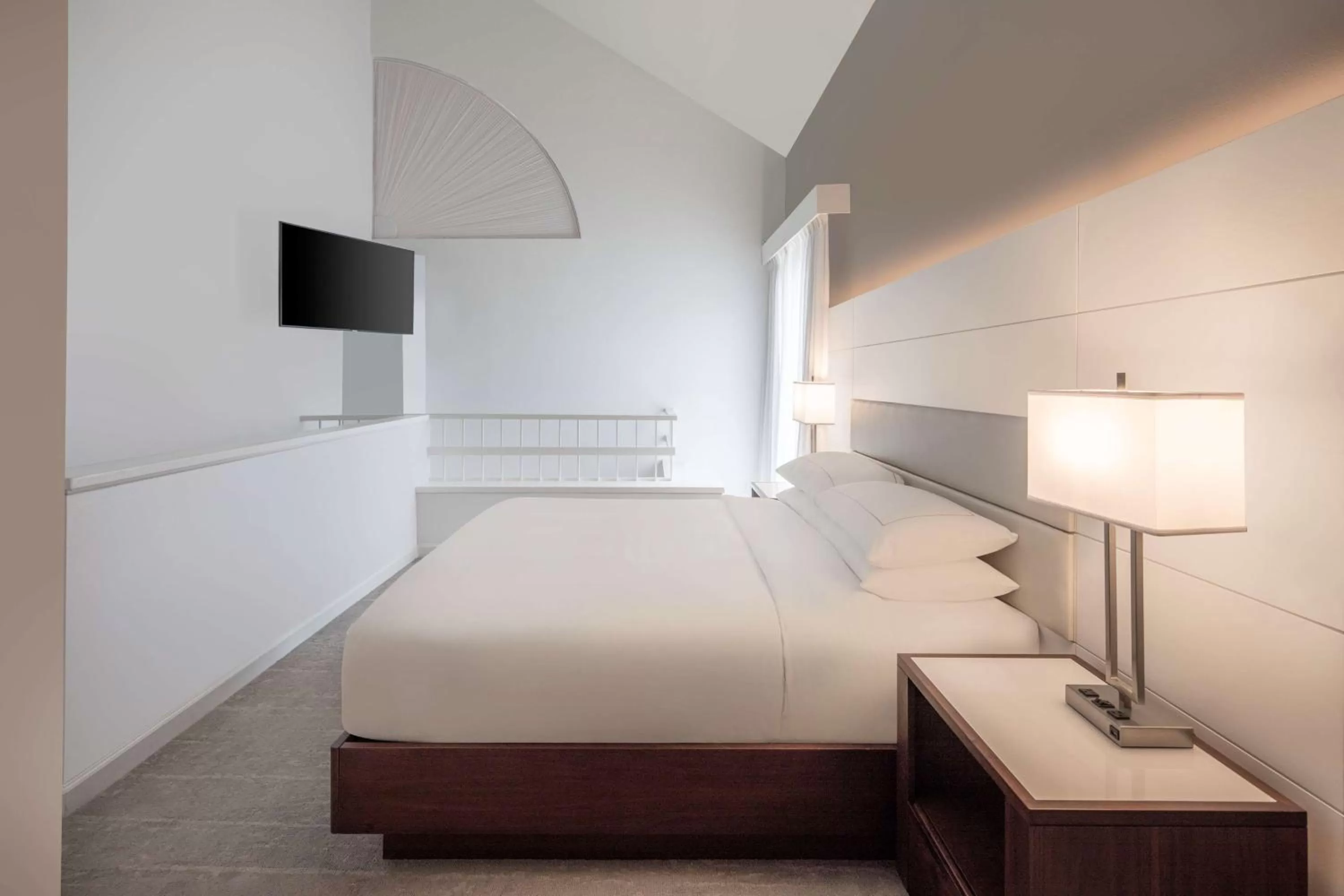 Bed in DoubleTree by Hilton Hotel Deerfield Beach Boca Raton