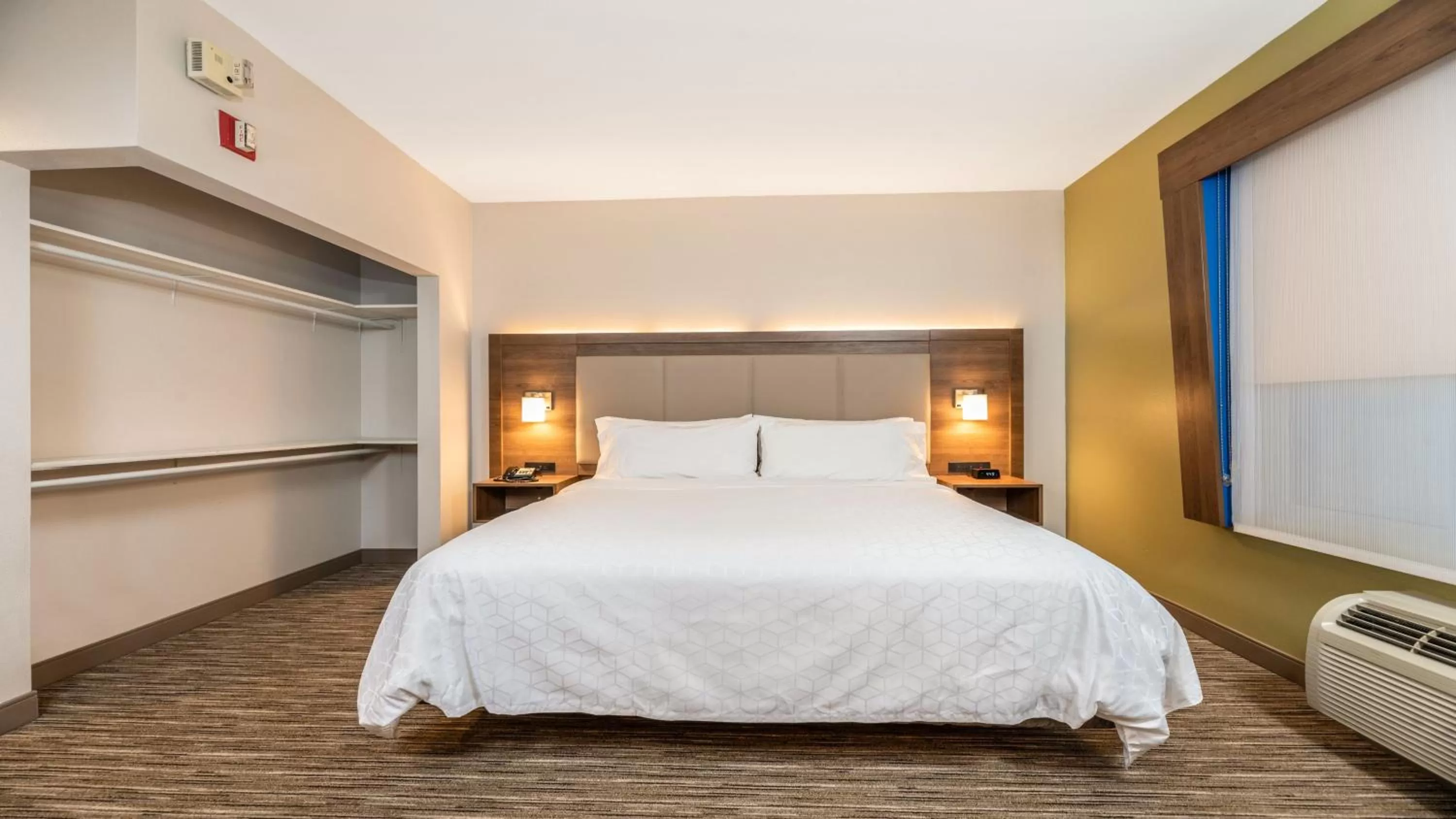 Bed in Holiday Inn Express Fremont - Milpitas Central by IHG