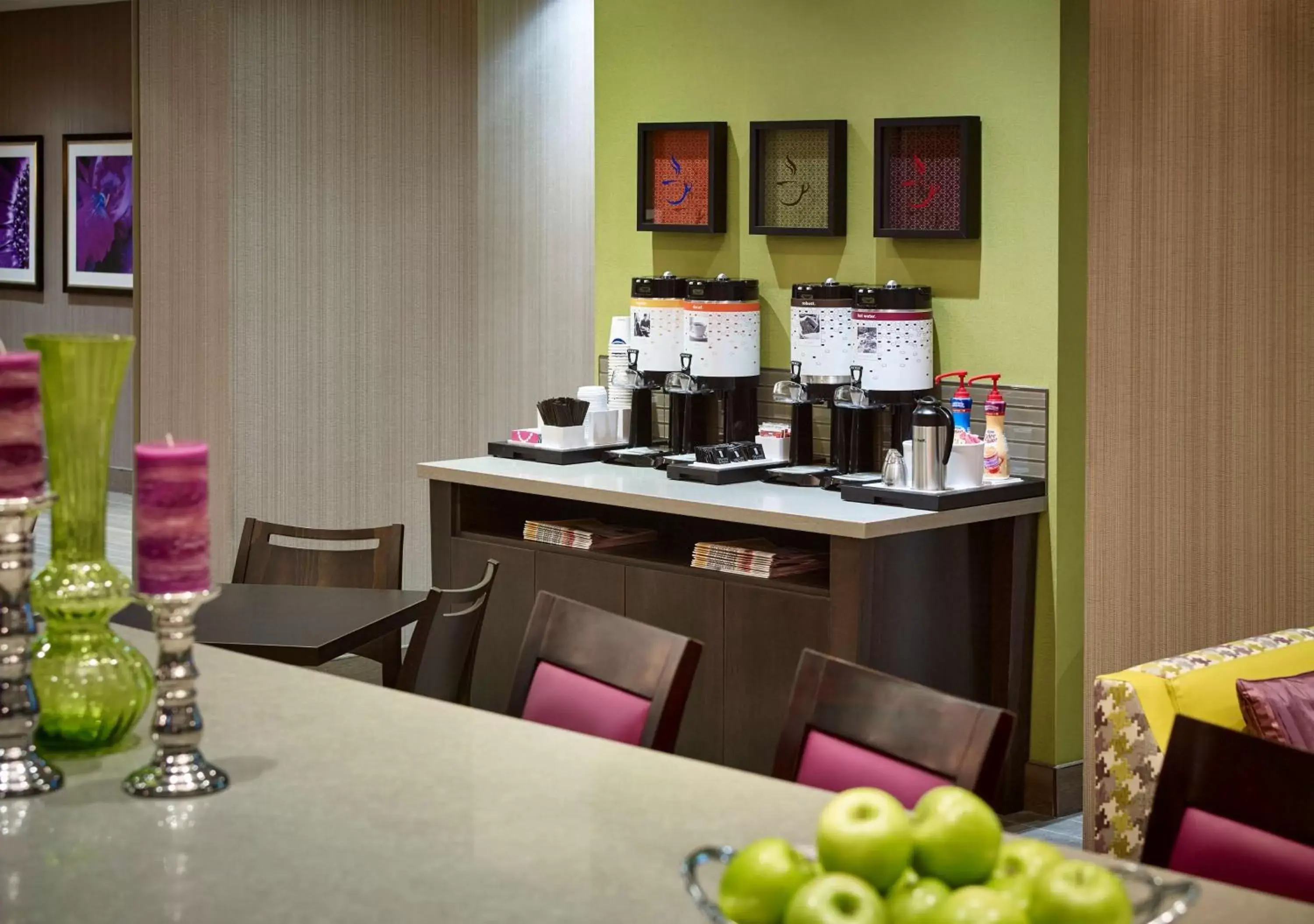 Dining area in Hampton Inn by Hilton Sarnia/Point Edward