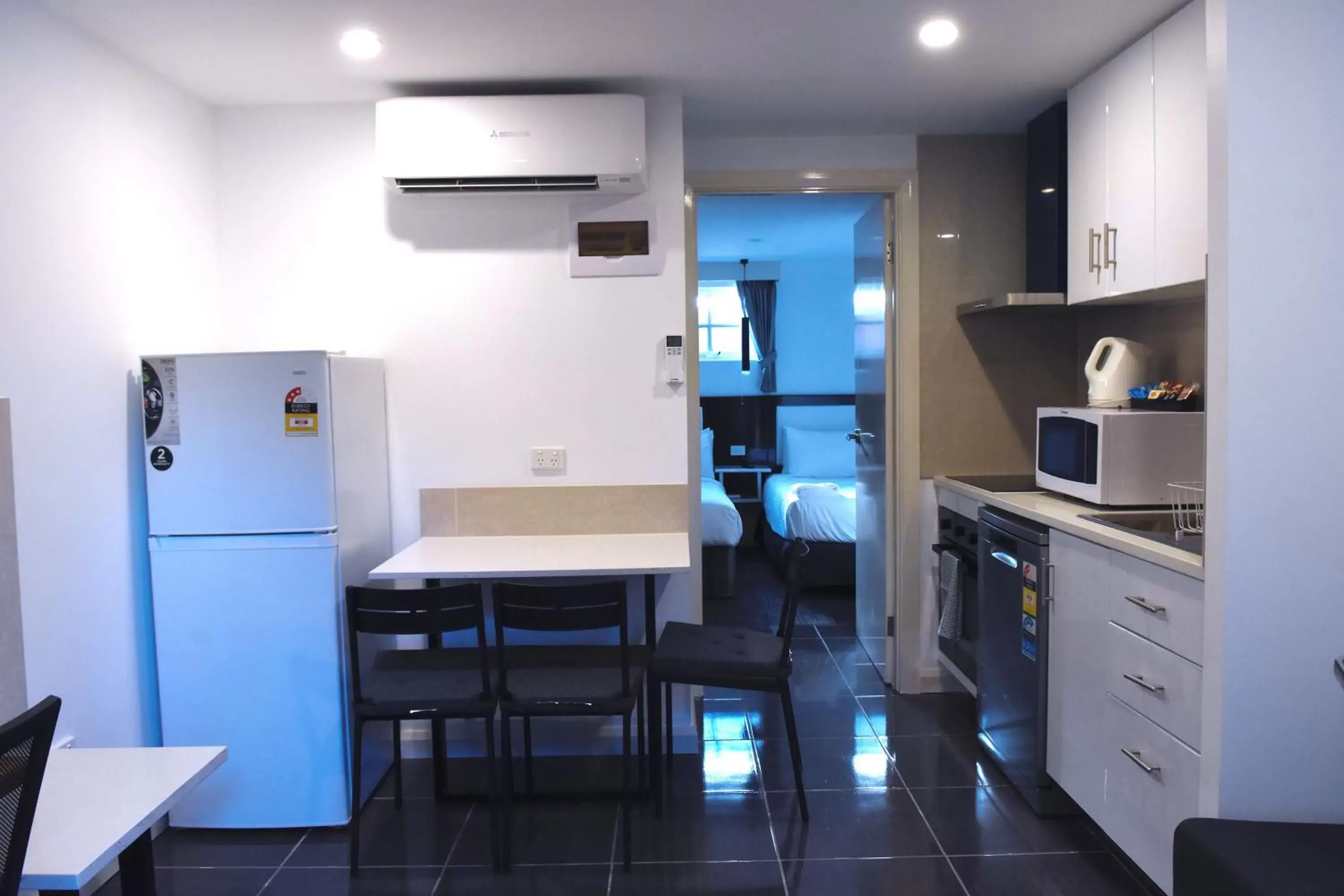 Kitchen or kitchenette, Kitchen/Kitchenette in Best Western Plus Buckingham International