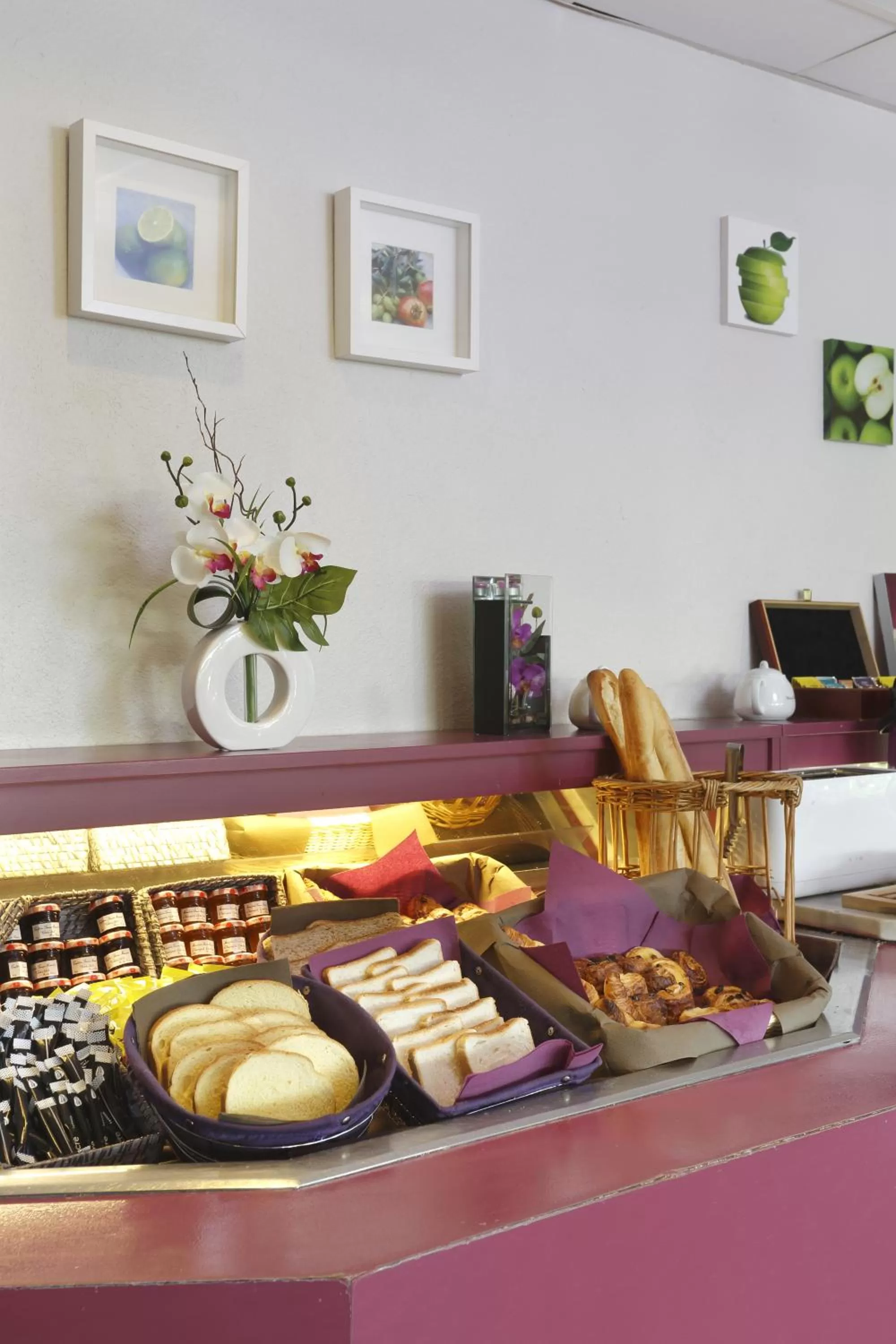 Food in IKAR - Fasthotel Blois