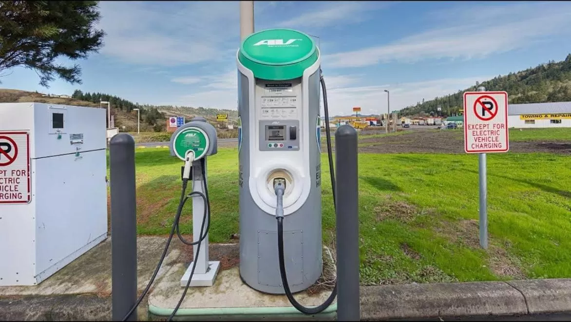 Parking in Rice Hill Inn