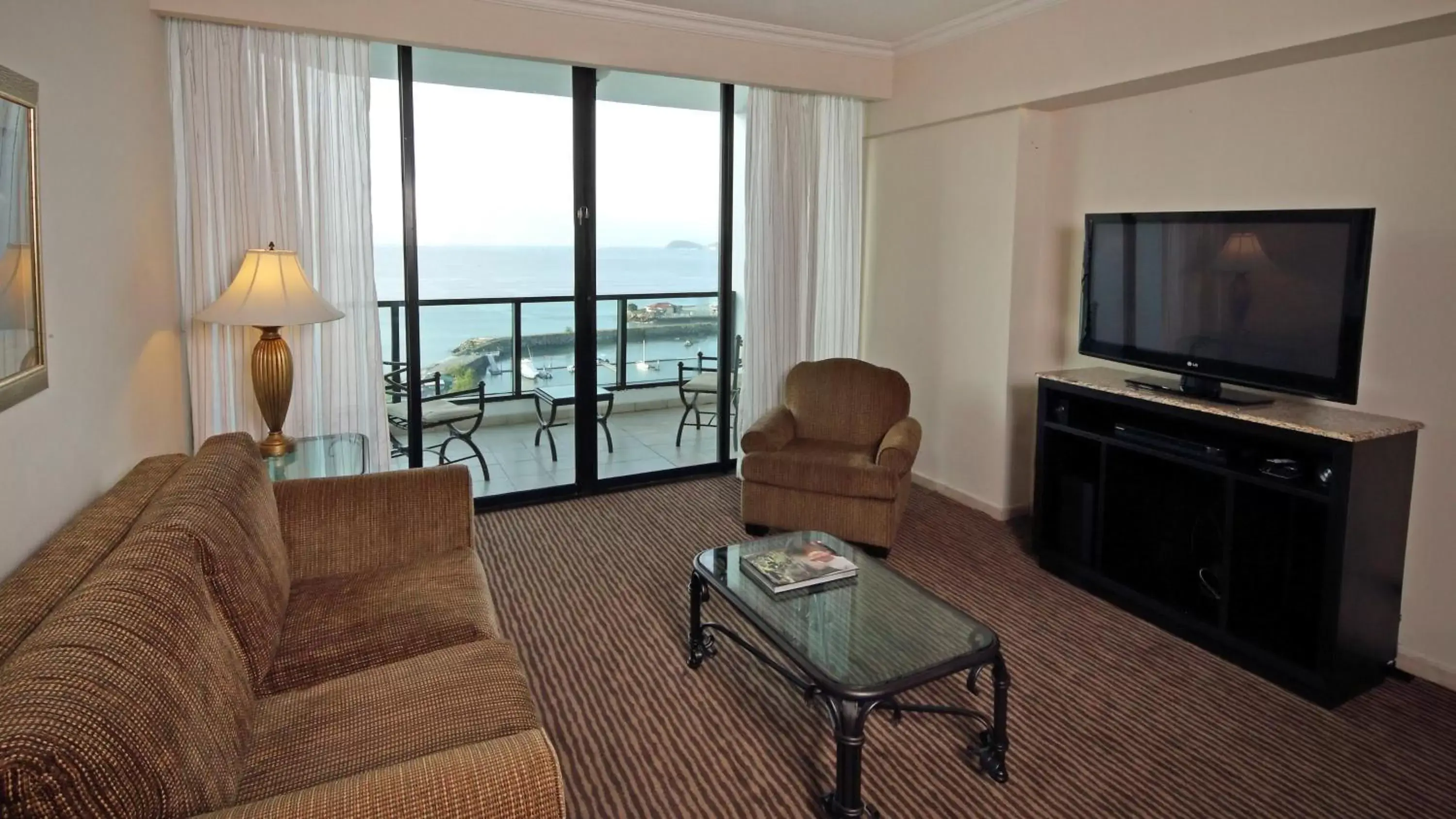 Bedroom, Seating Area in Intercontinental Miramar Panama, an IHG Hotel