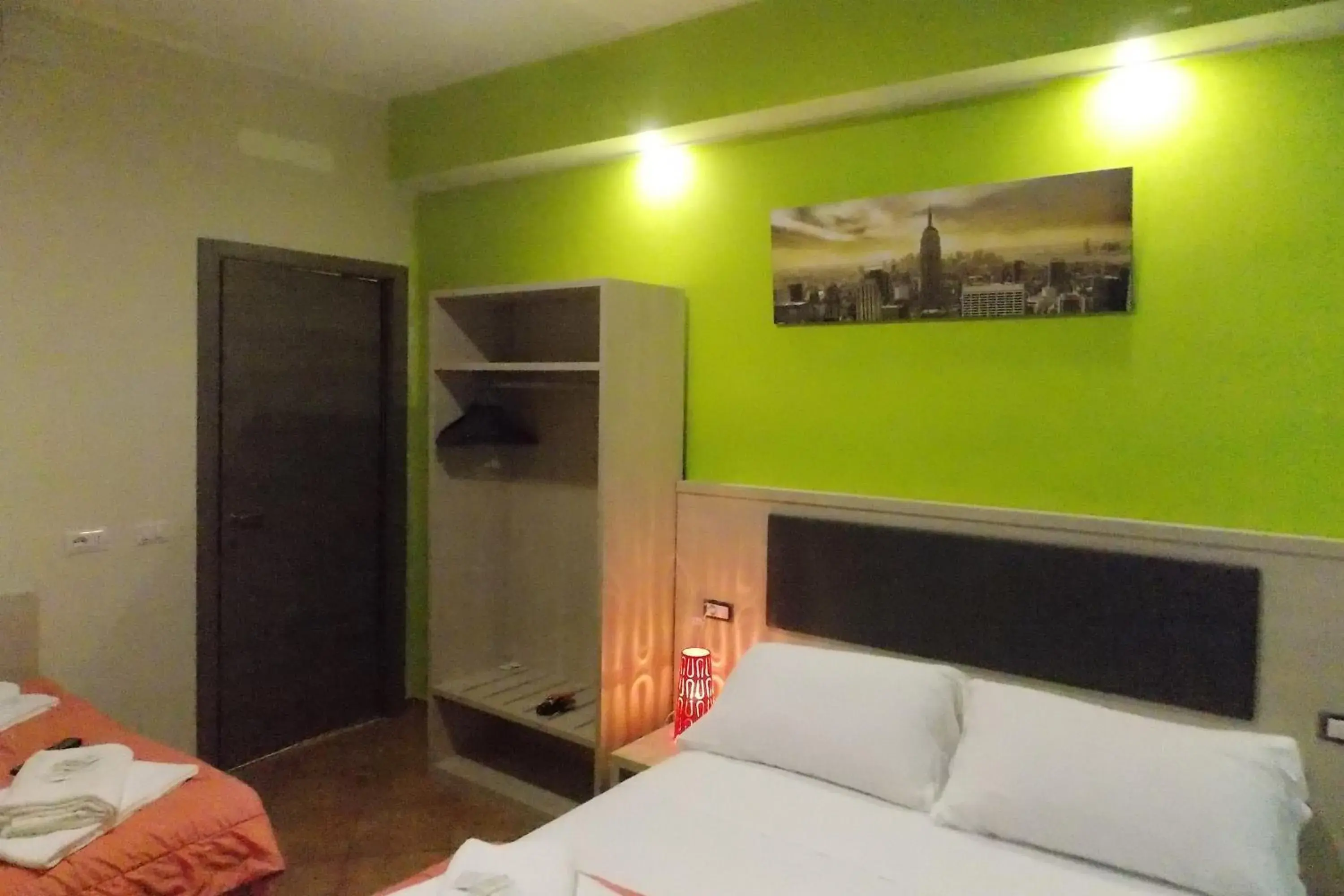 Bedroom, Bed in Hotel Midtown Milano