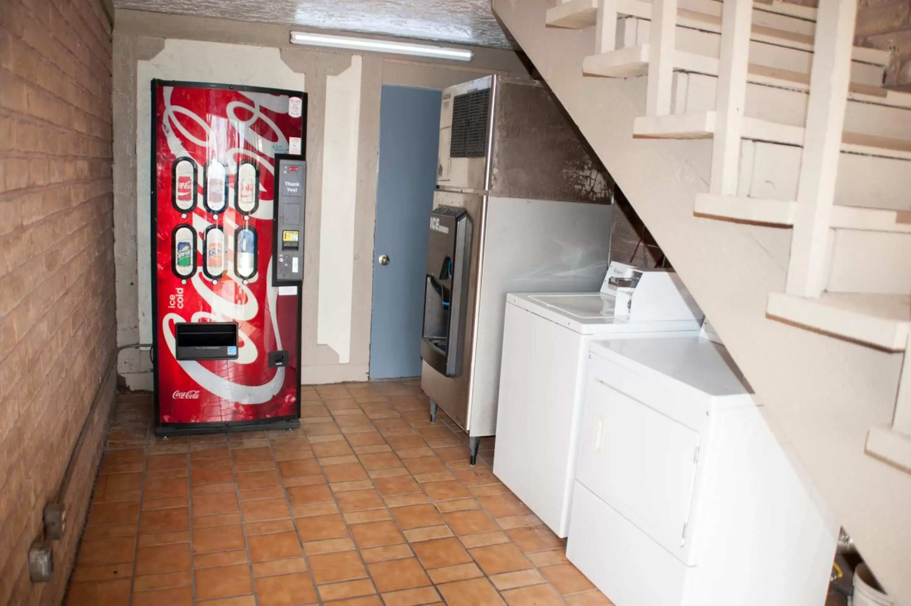 Area and facilities, Kitchen/Kitchenette in Victorian Inn & Suites