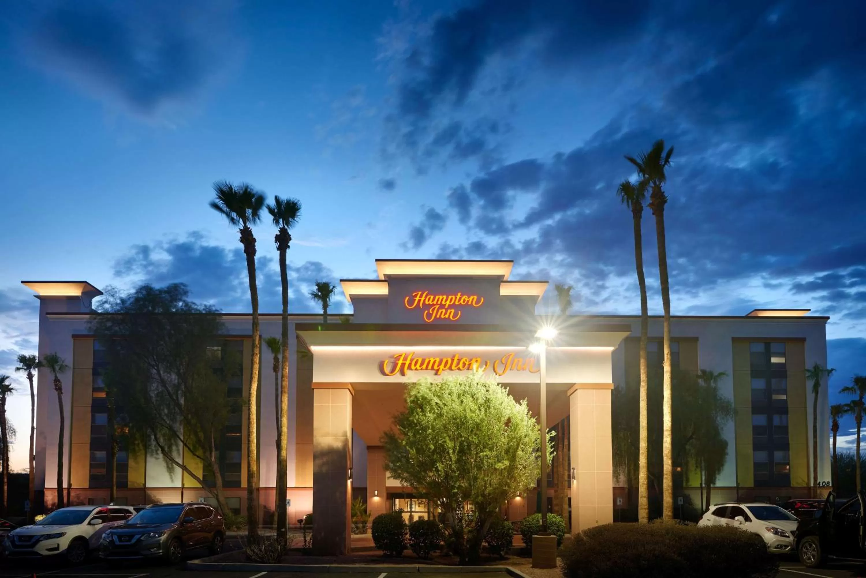 Property building in Hampton Inn Glendale-Peoria