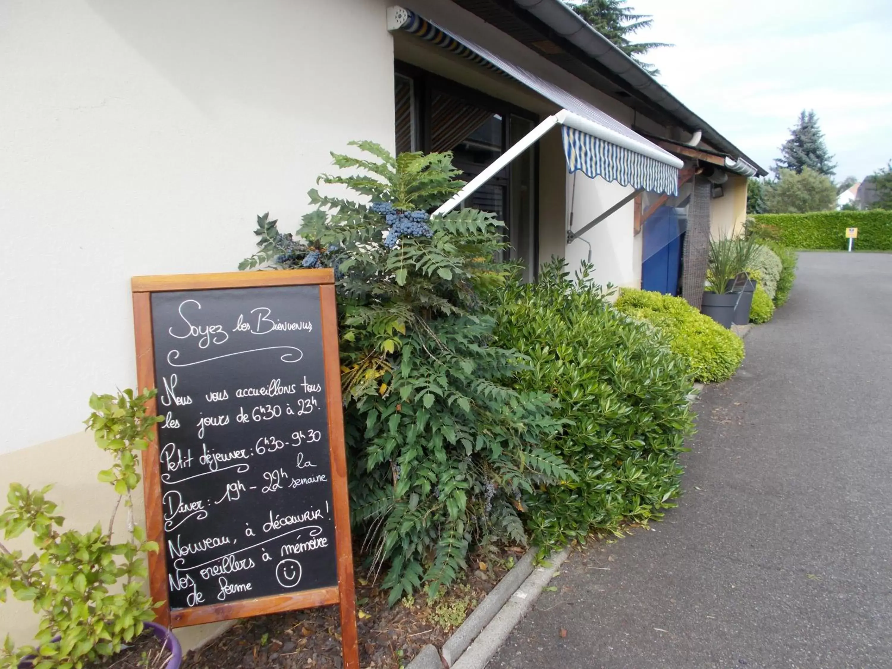 Facade/entrance in Kyriad Tarbes Odos Facade/entrance in Kyriad Tarbes Odos