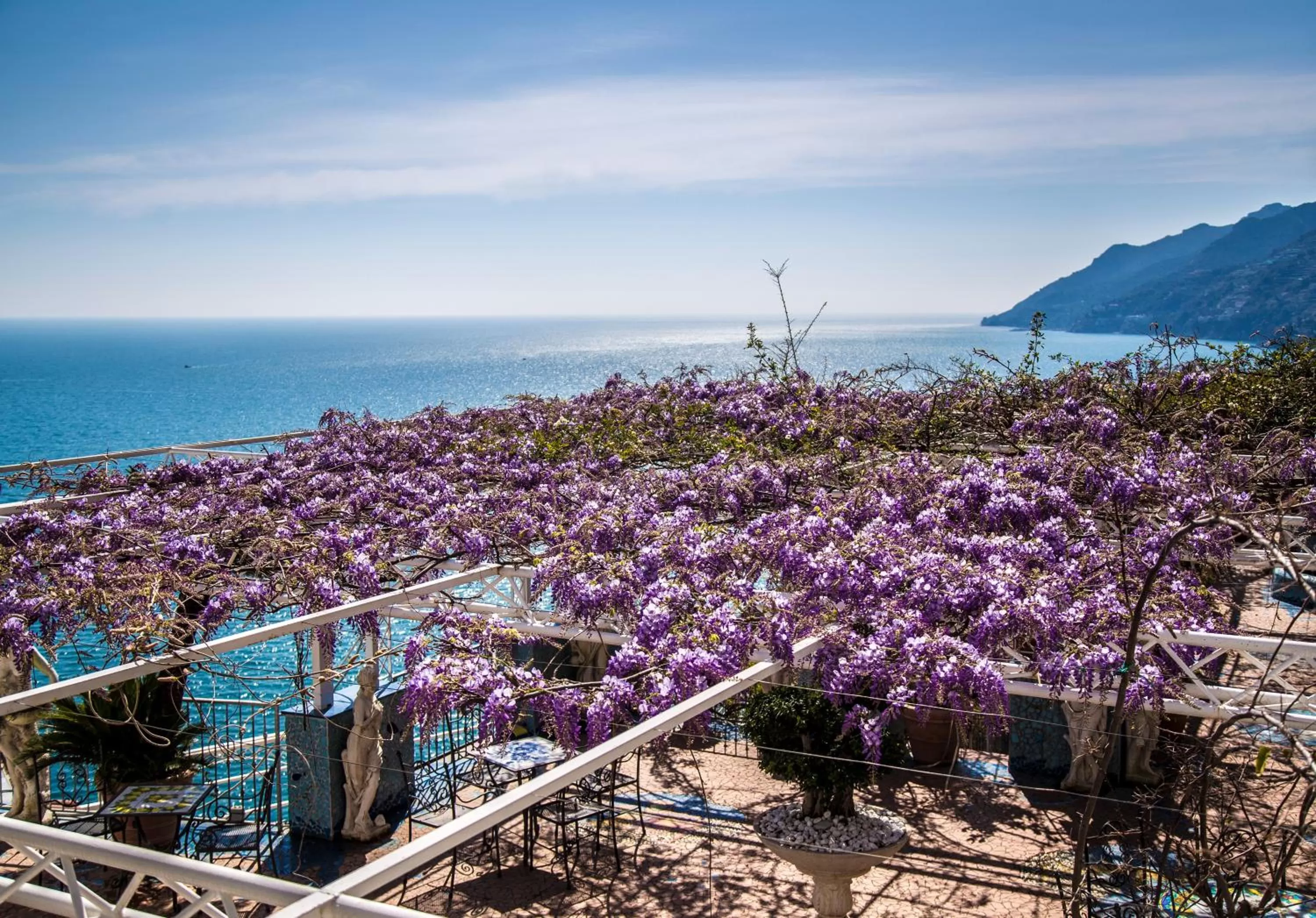 Restaurant/places to eat in Lloyd's Baia Hotel