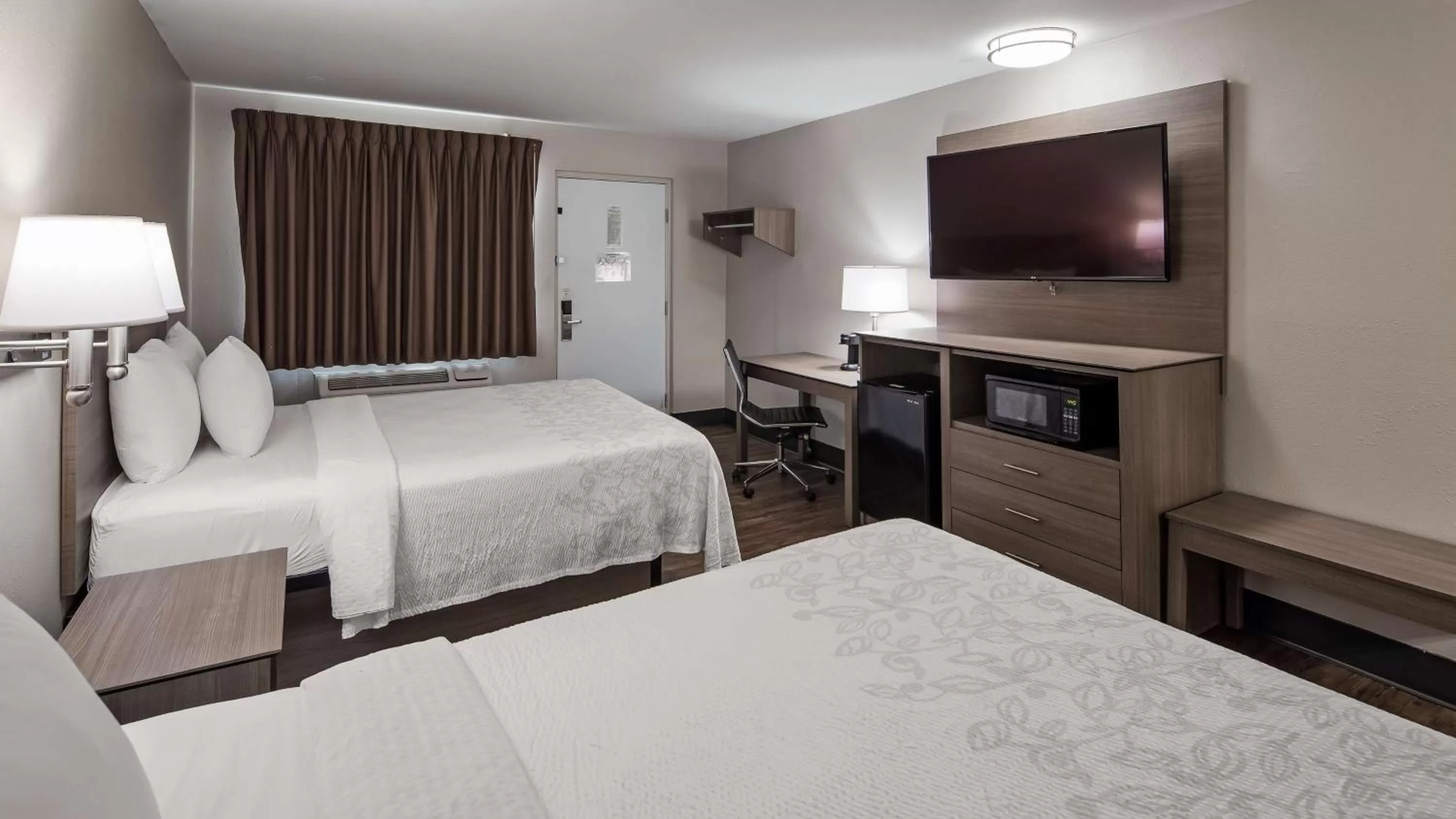 Bedroom, Bed in SureStay Hotel by Best Western Findlay