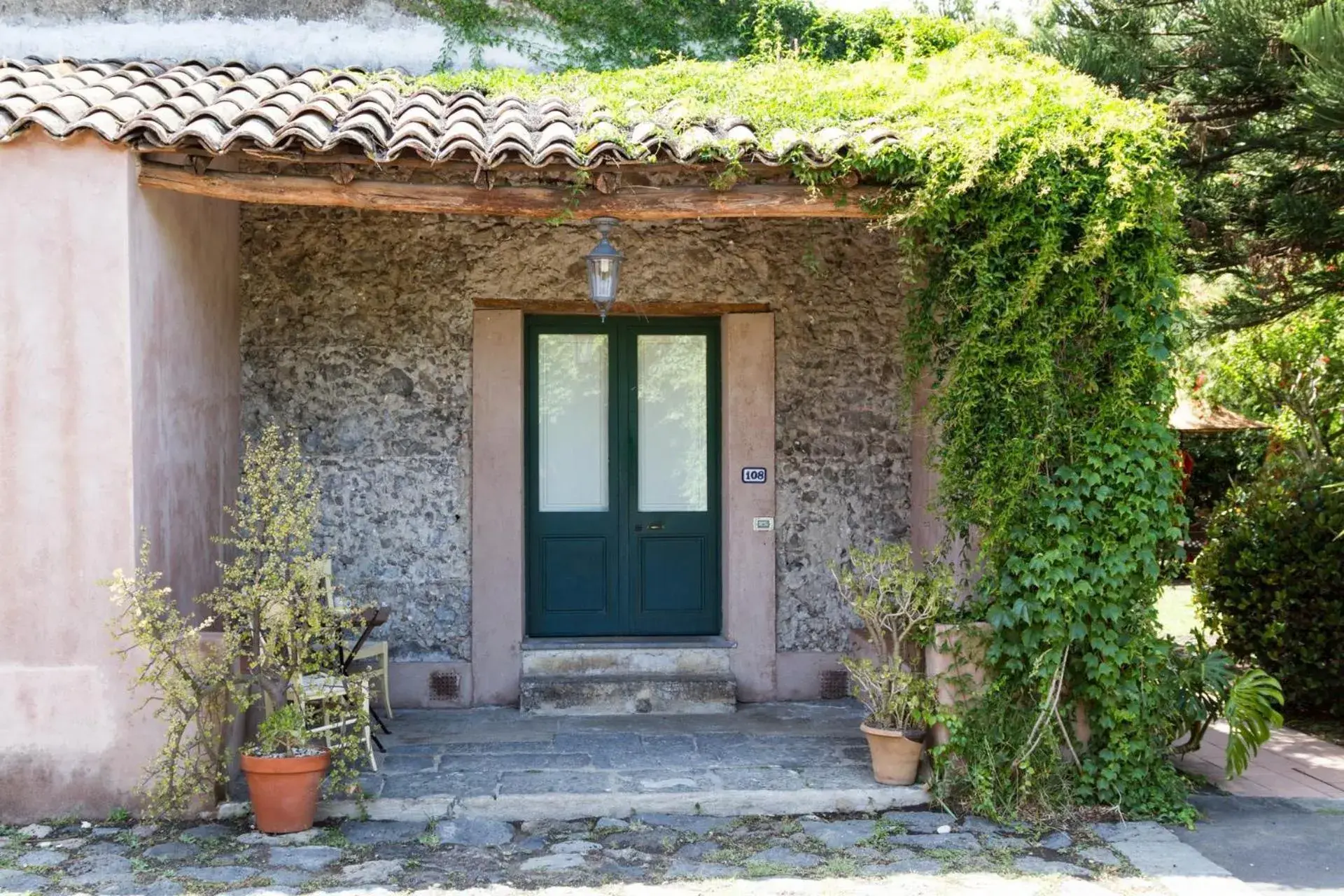 Facade/entrance in Etna Hotel