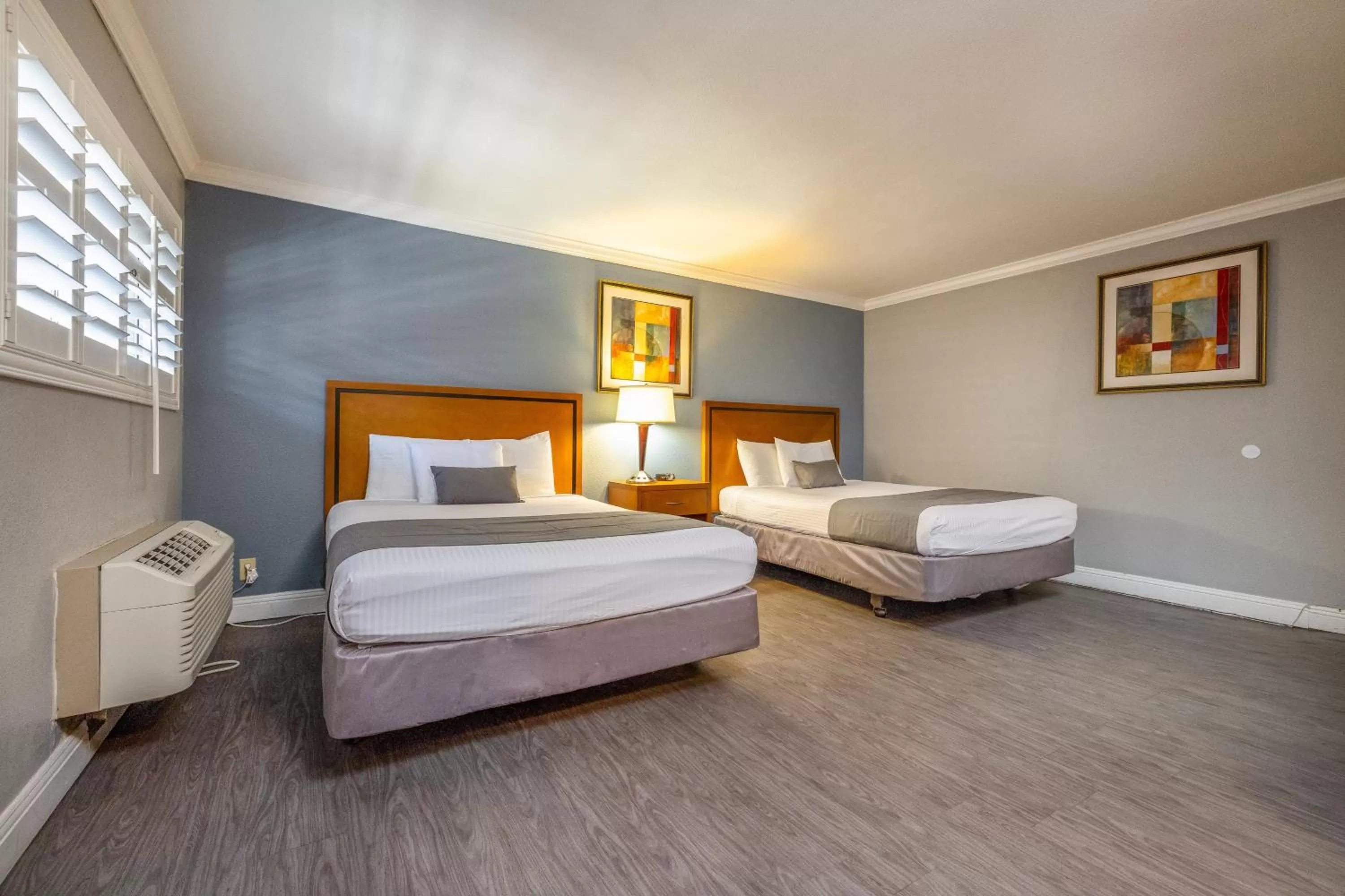 Bed in SOMA Park Inn