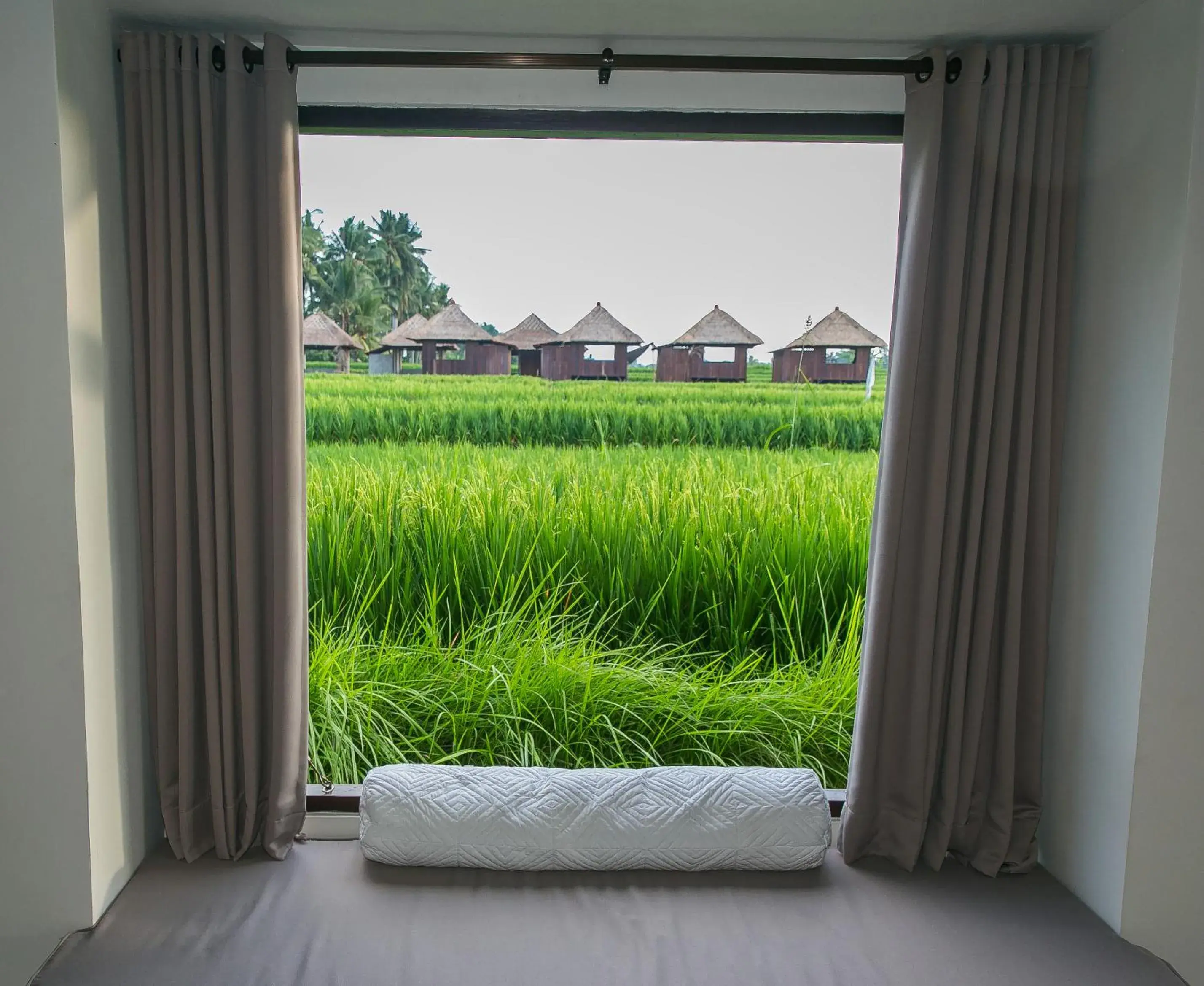 Deluxe King Suite with Rice Fields View in Solo Villas & Retreat