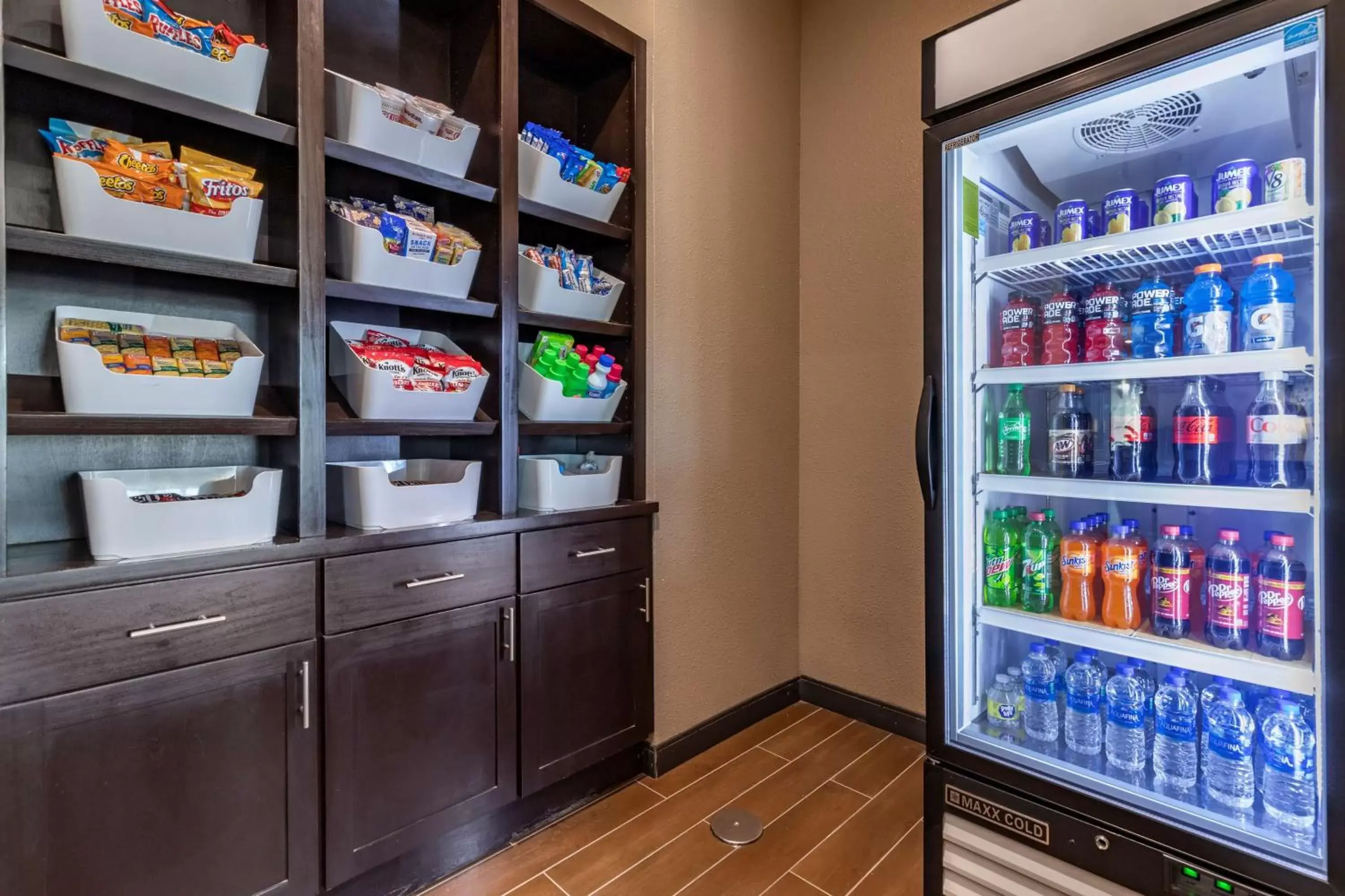 Property building in Best Western Plus Big Lake Inn Property building in Best Western Plus Big Lake Inn