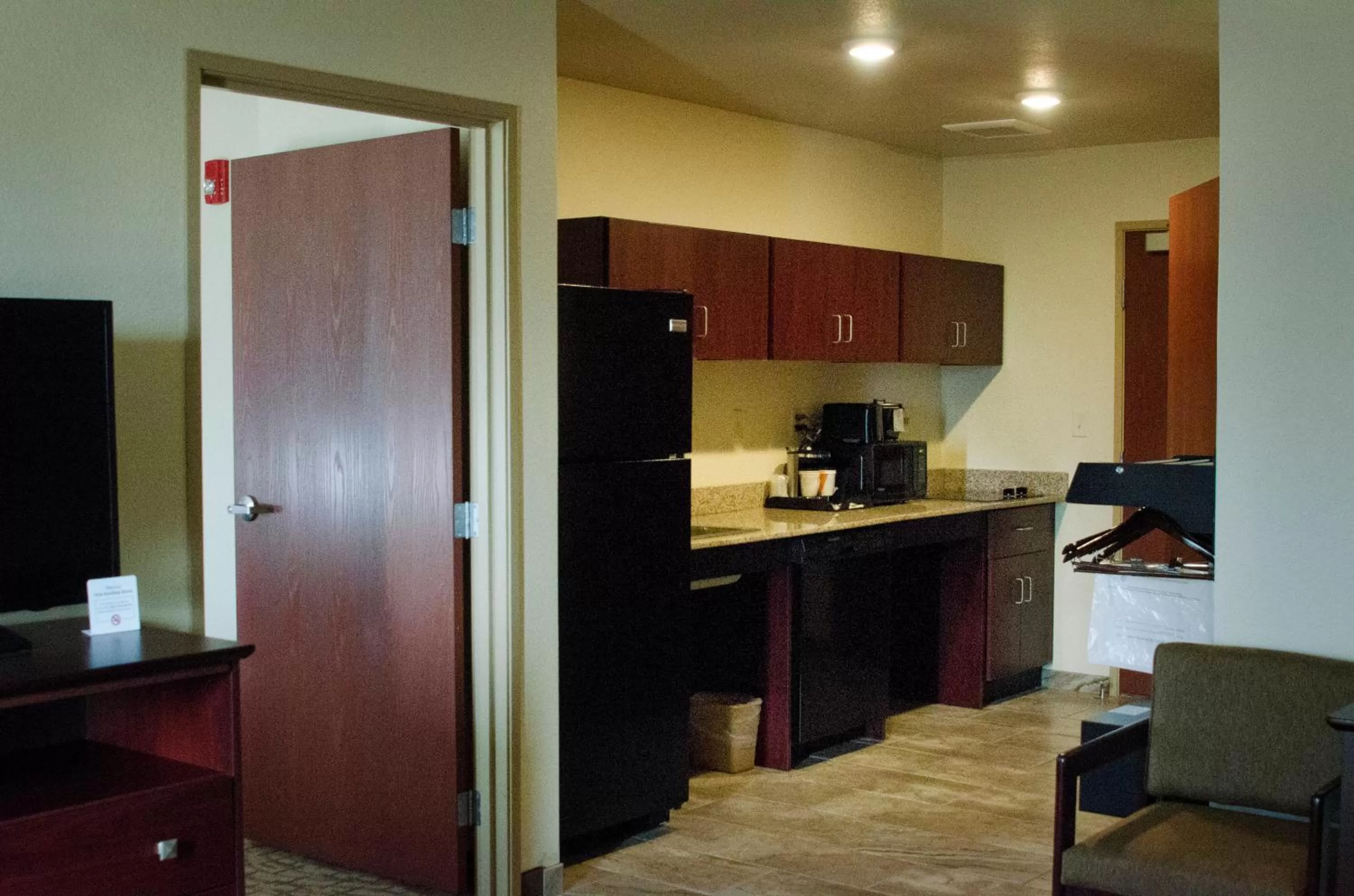Kitchen or kitchenette in Cobblestone Inn & Suites - Soda Springs
