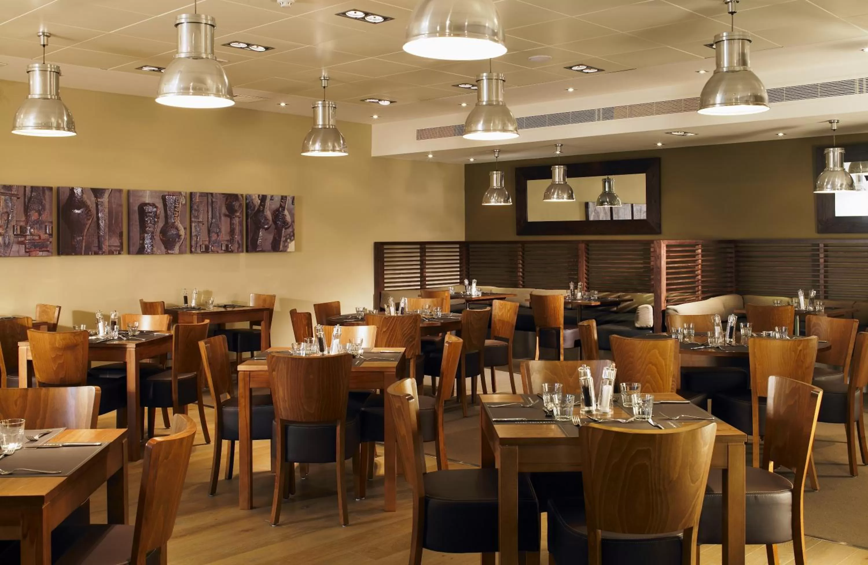 Restaurant/places to eat in Staverton Park Hotel & Golf Club