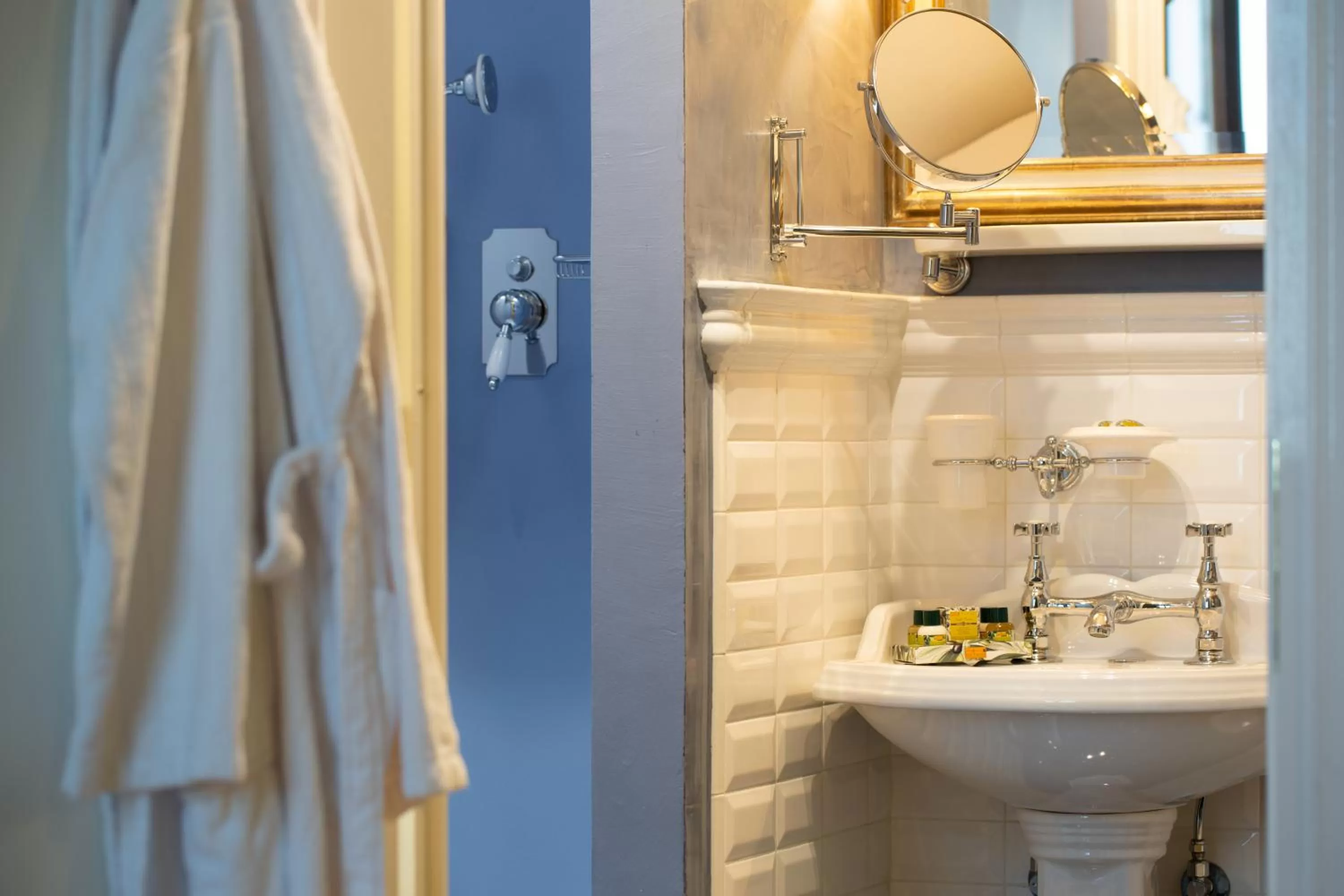 Bathroom in Boutique B&B Torre de' Conti