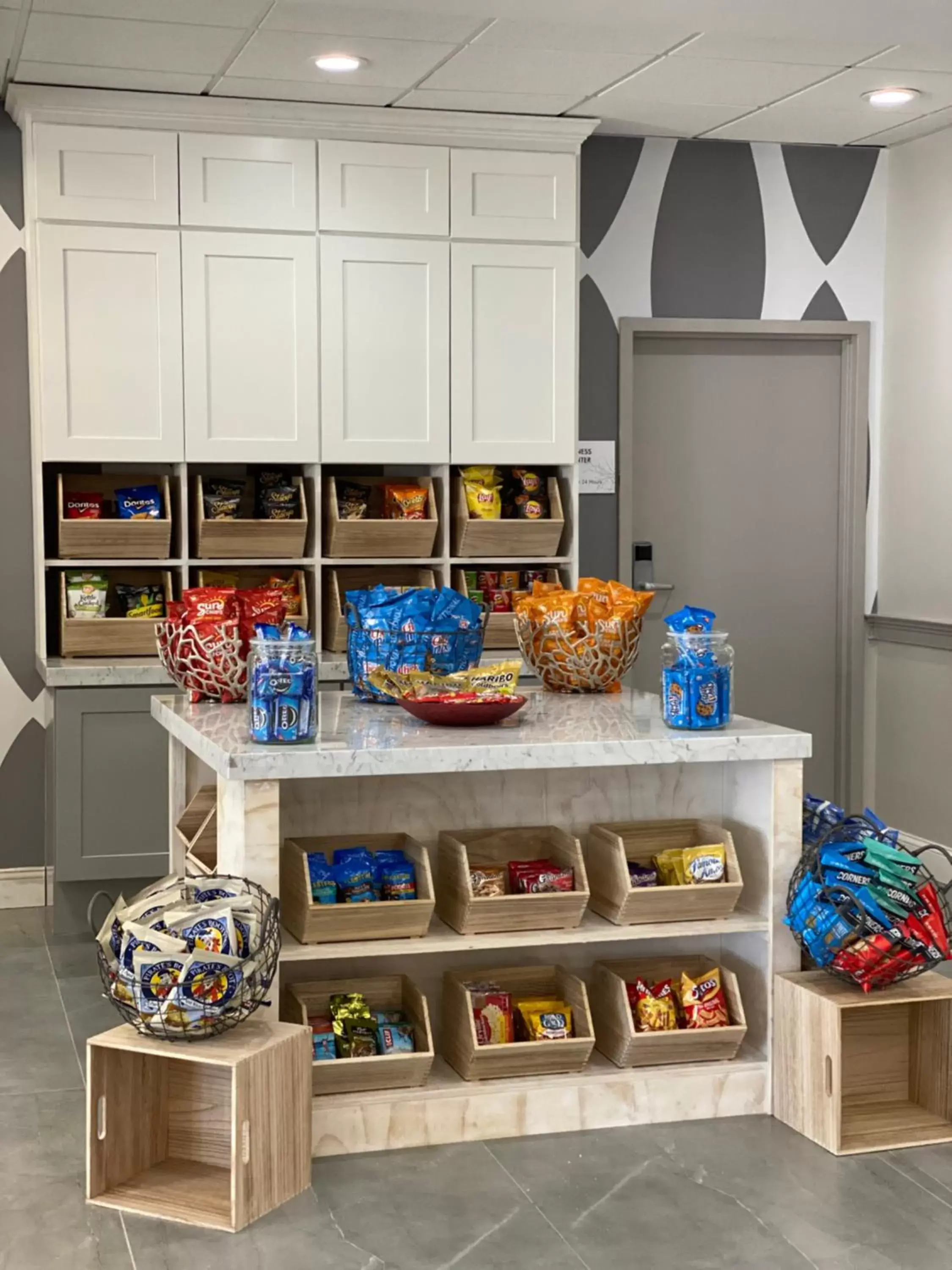 Food and drinks in Ramada by Wyndham Hartford North - Bradley Airport Food and drinks in Ramada by Wyndham Hartford North - Bradley Airport