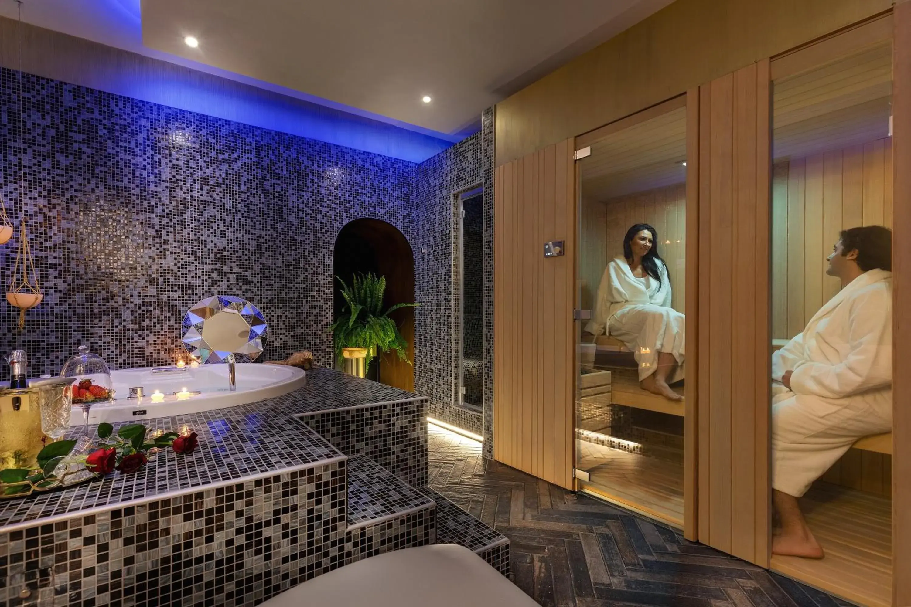 Hot Tub, Spa/Wellness in Dharma Boutique Hotel & SPA