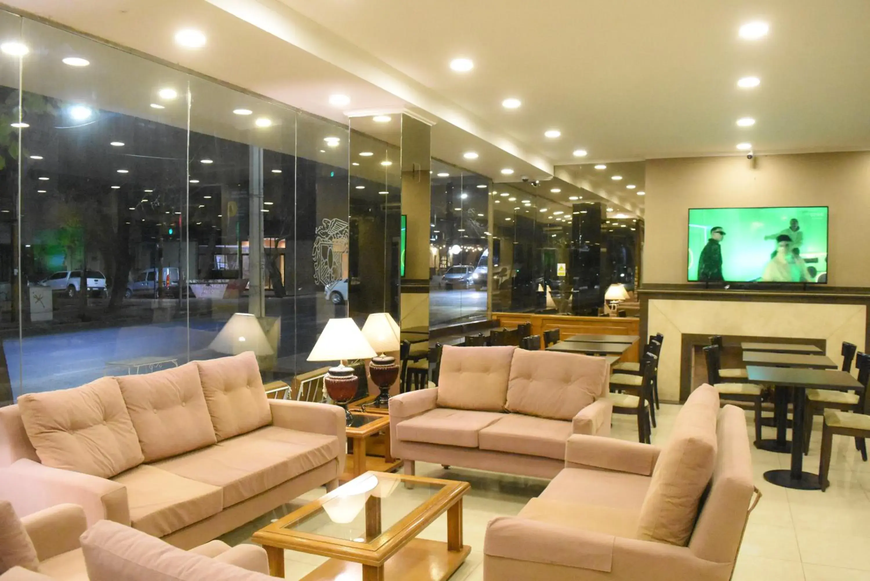 Living room, Lounge/Bar in Ritz Hotel Mendoza