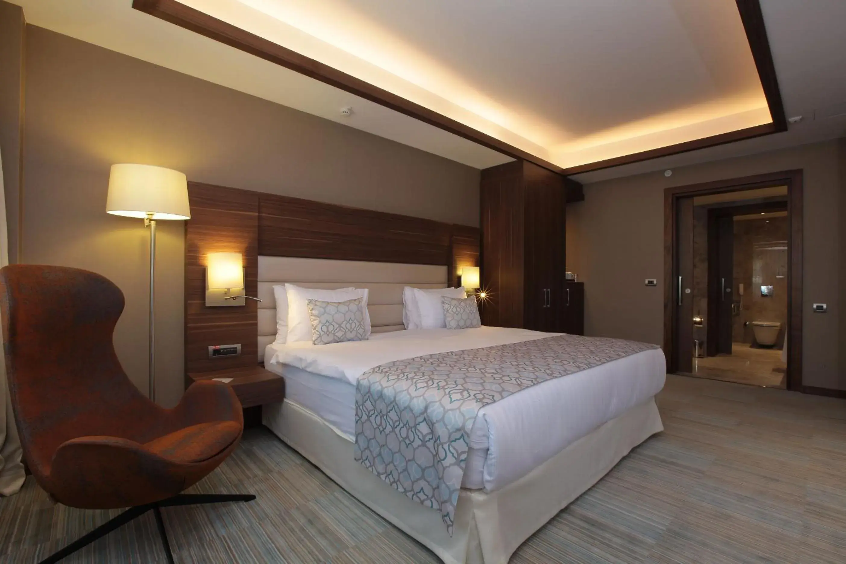 Shower, Bed in Bricks Hotel İstanbul