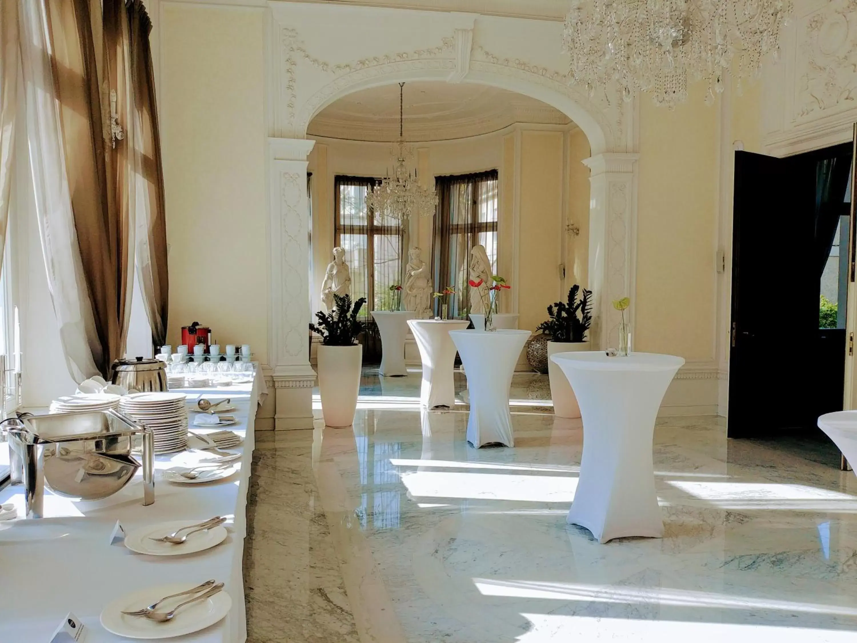 Restaurant/Places to Eat in Platinum Palace Boutique Hotel & SPA