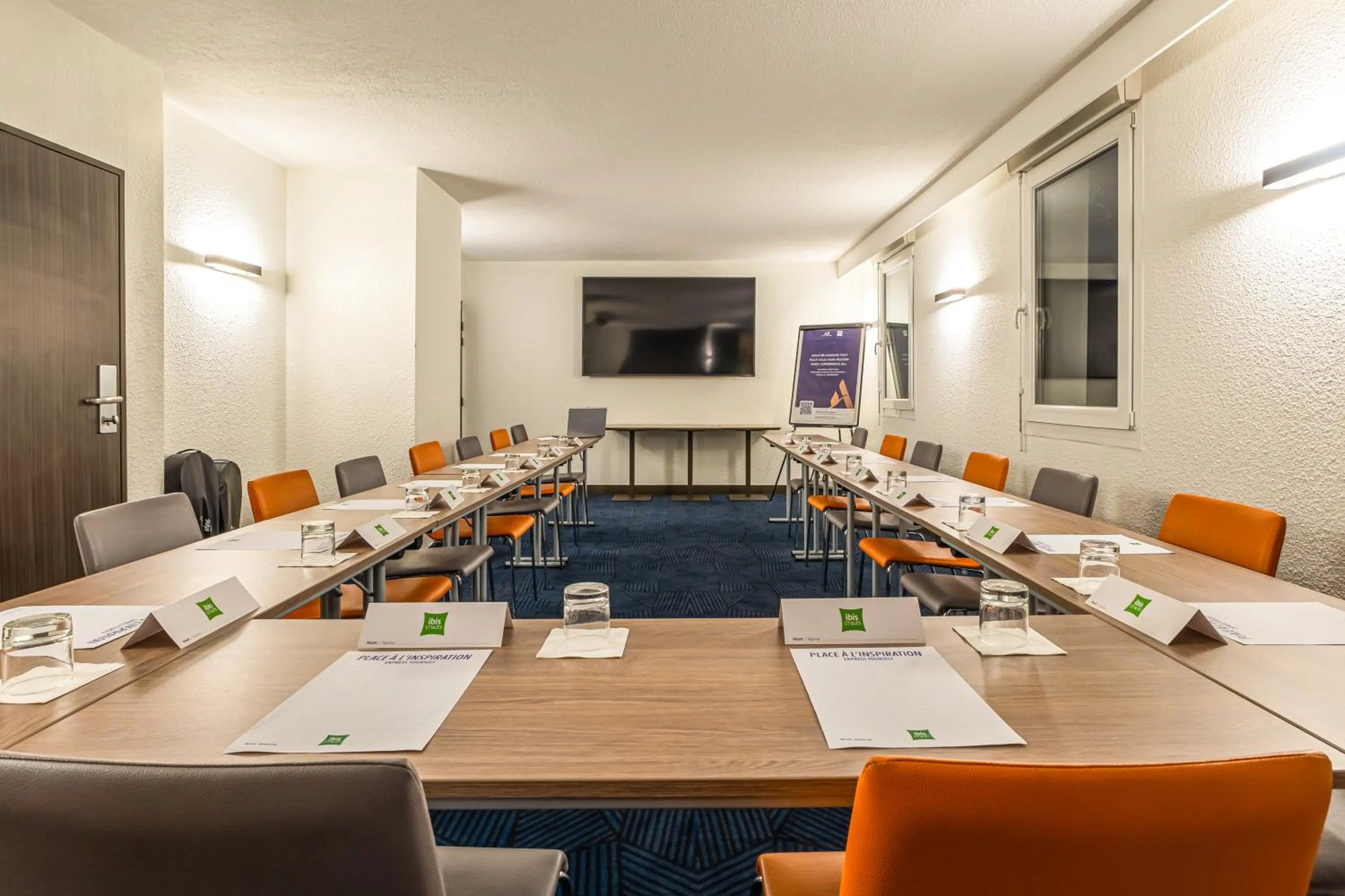 Meeting/conference room in ibis Styles Saint-Quentin