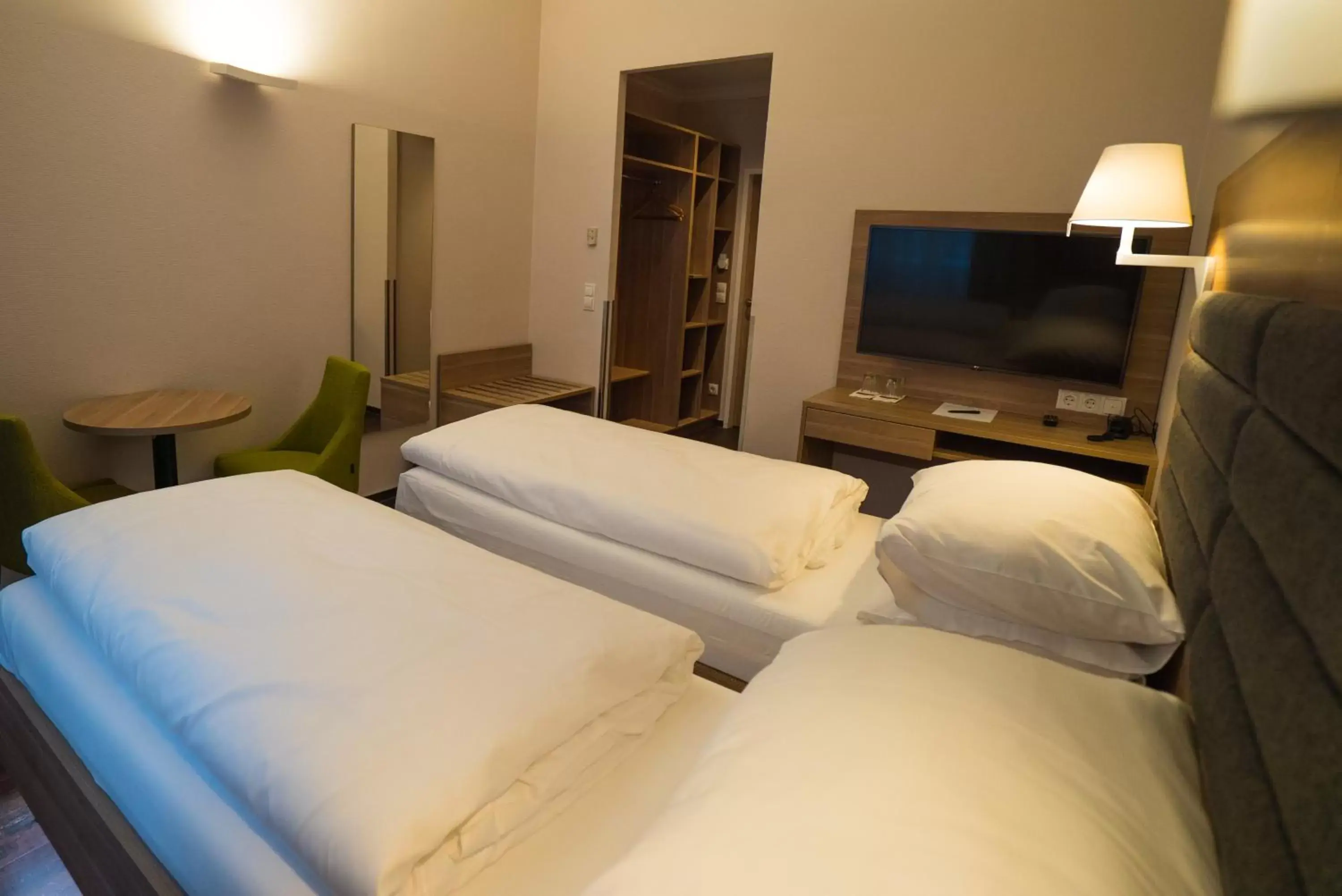 Bed in Hotel Marc Aurel - Newly refurbished