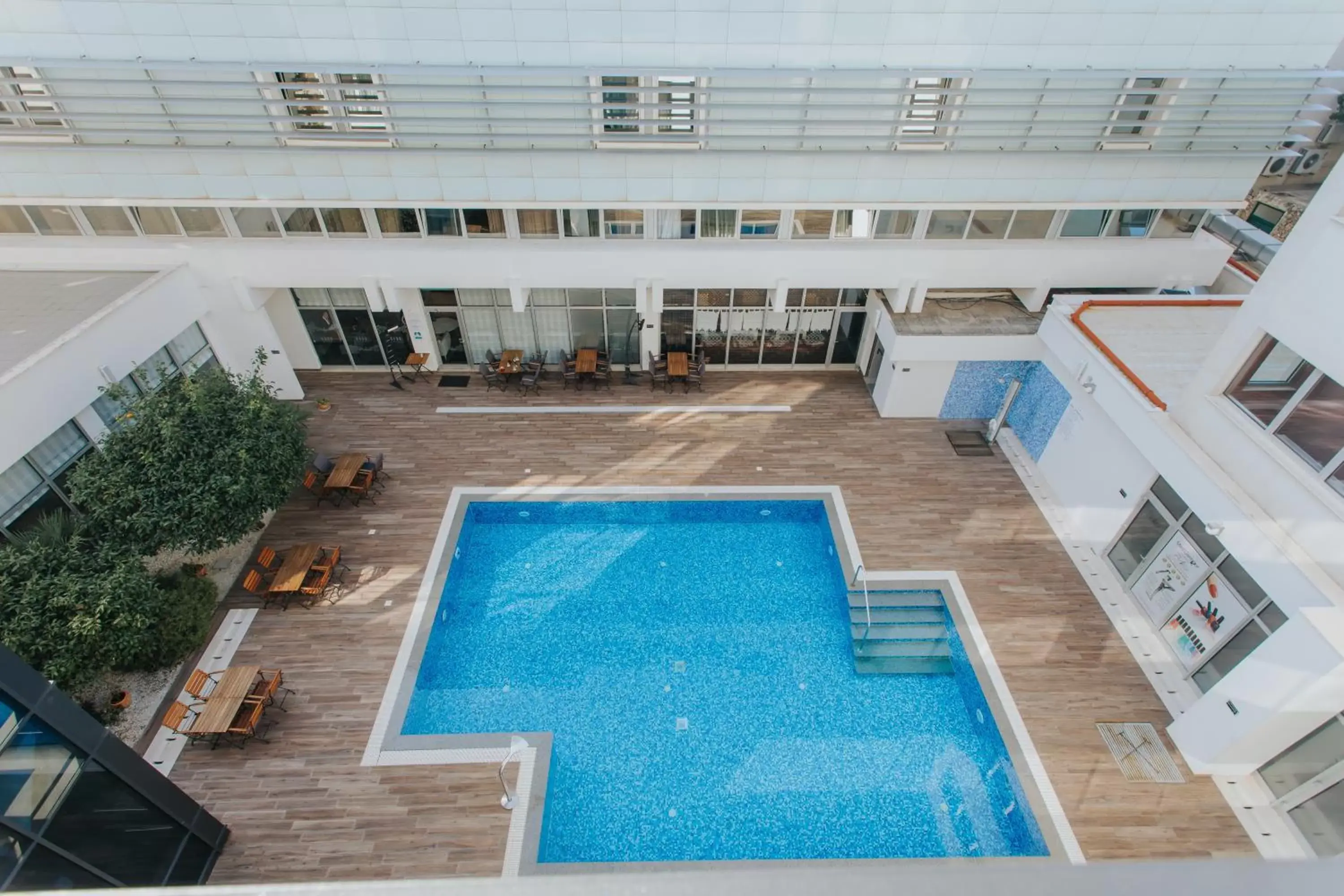 Swimming pool in Hotel Lero