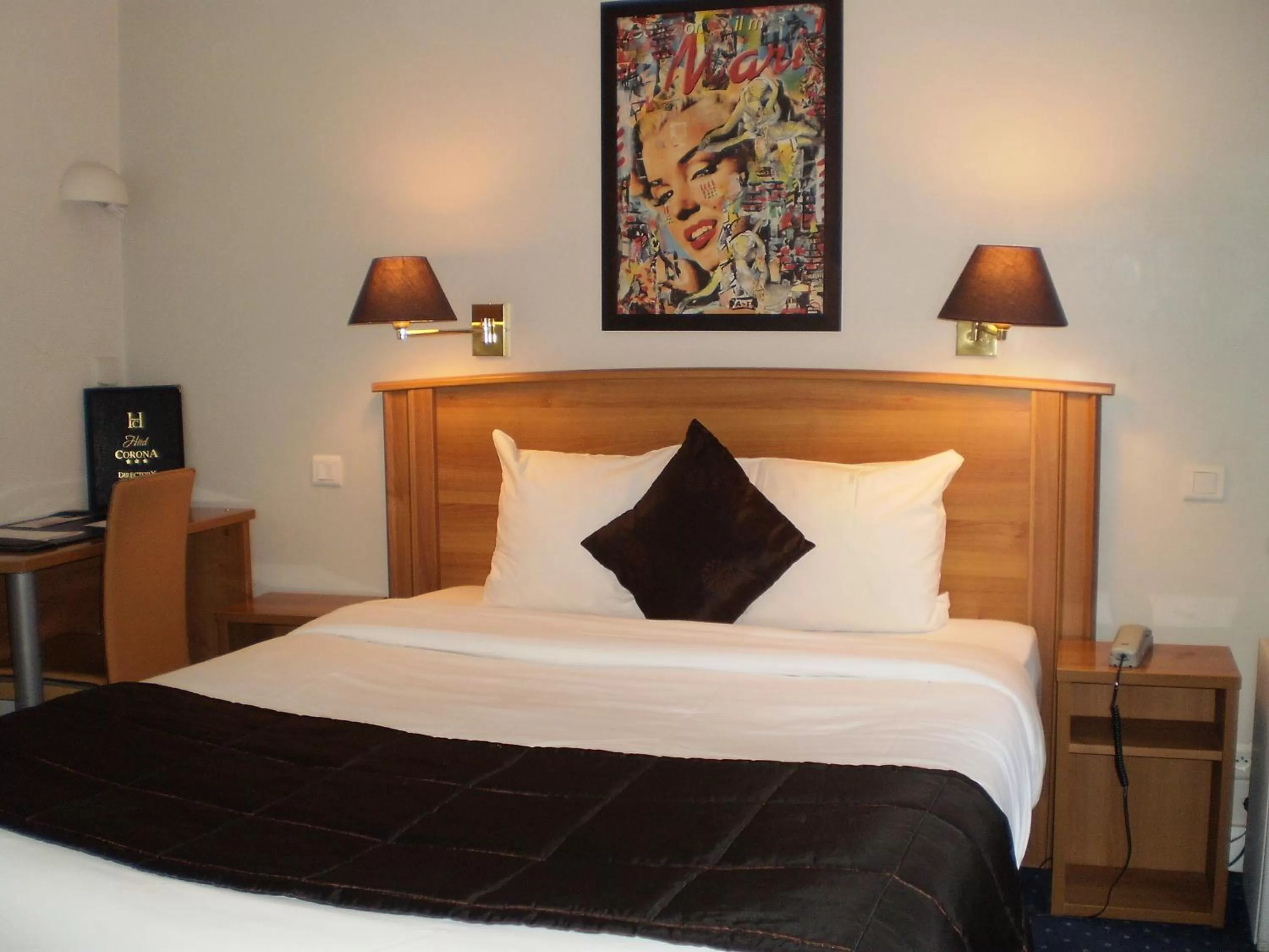 Bed in Hotel Corona -Rodier-