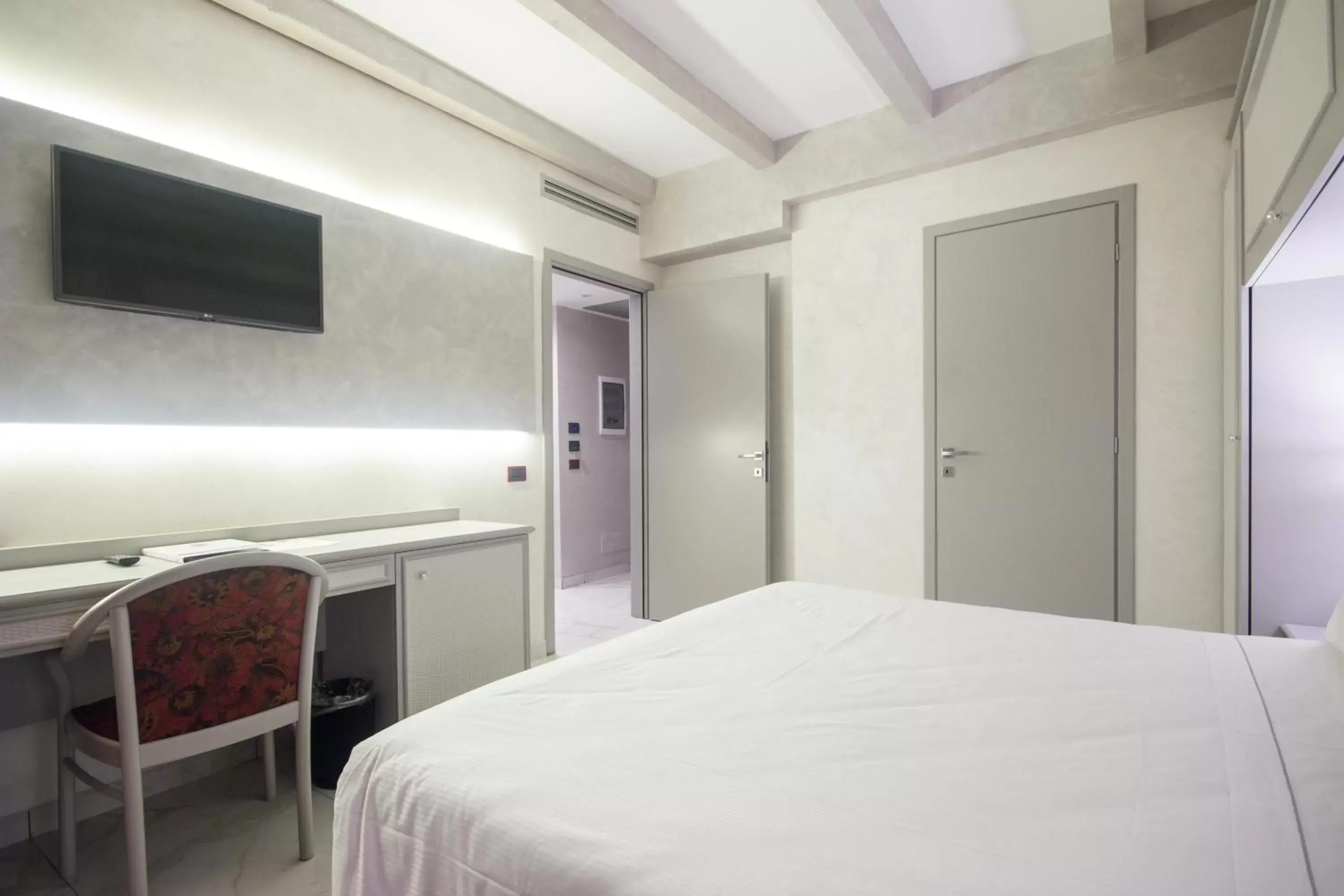 Bed in Best Western Modena District