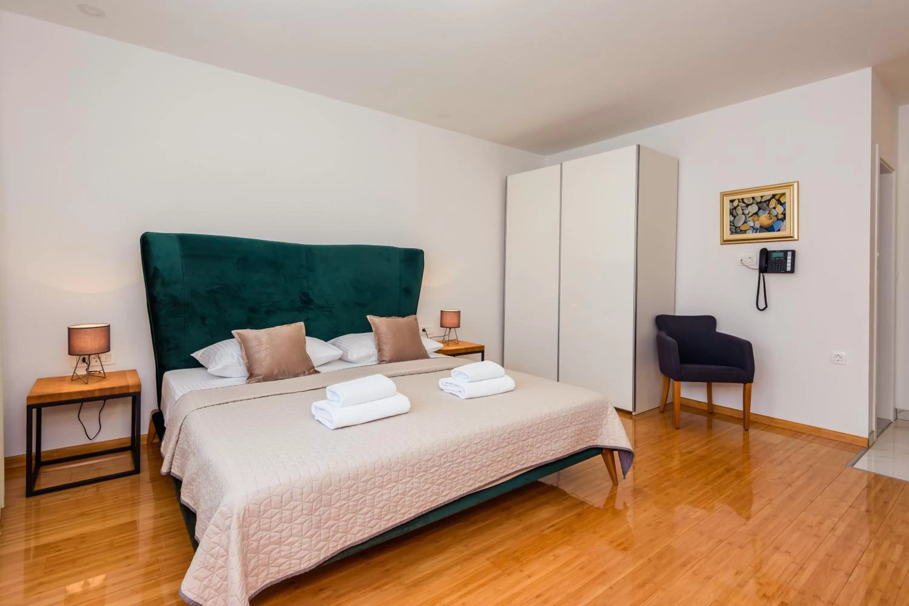 Photo of the whole room in Boutique rooms Kican