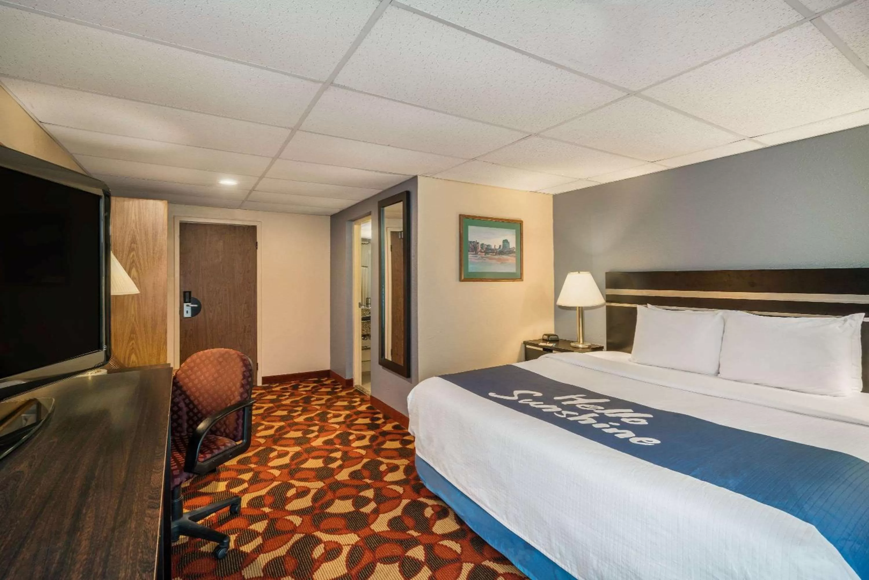 Photo of the whole room, Bed in Days Inn By Wyndham Carlisle North