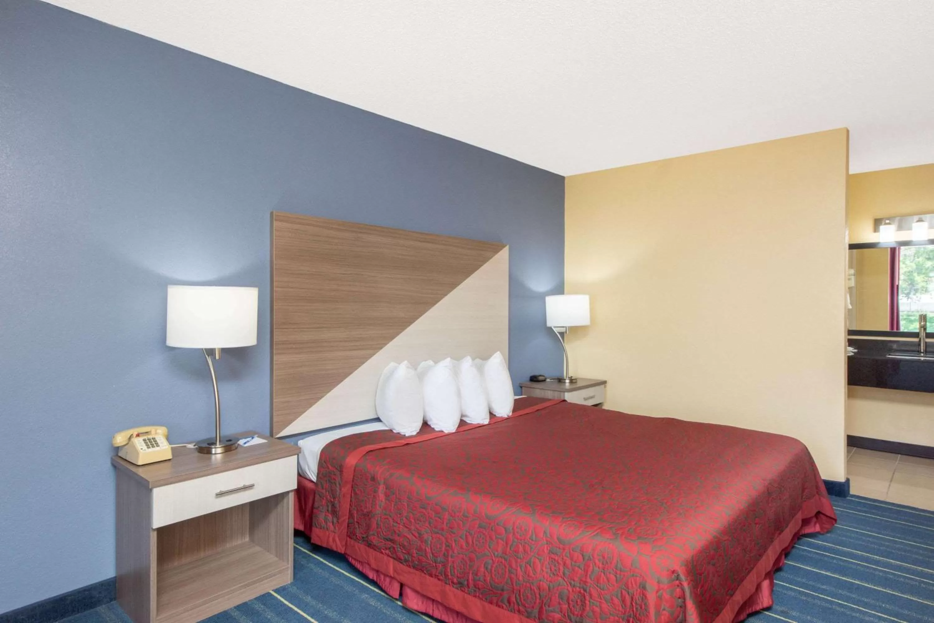 Photo of the whole room, Bed in Days Inn by Wyndham Salem, Illinois