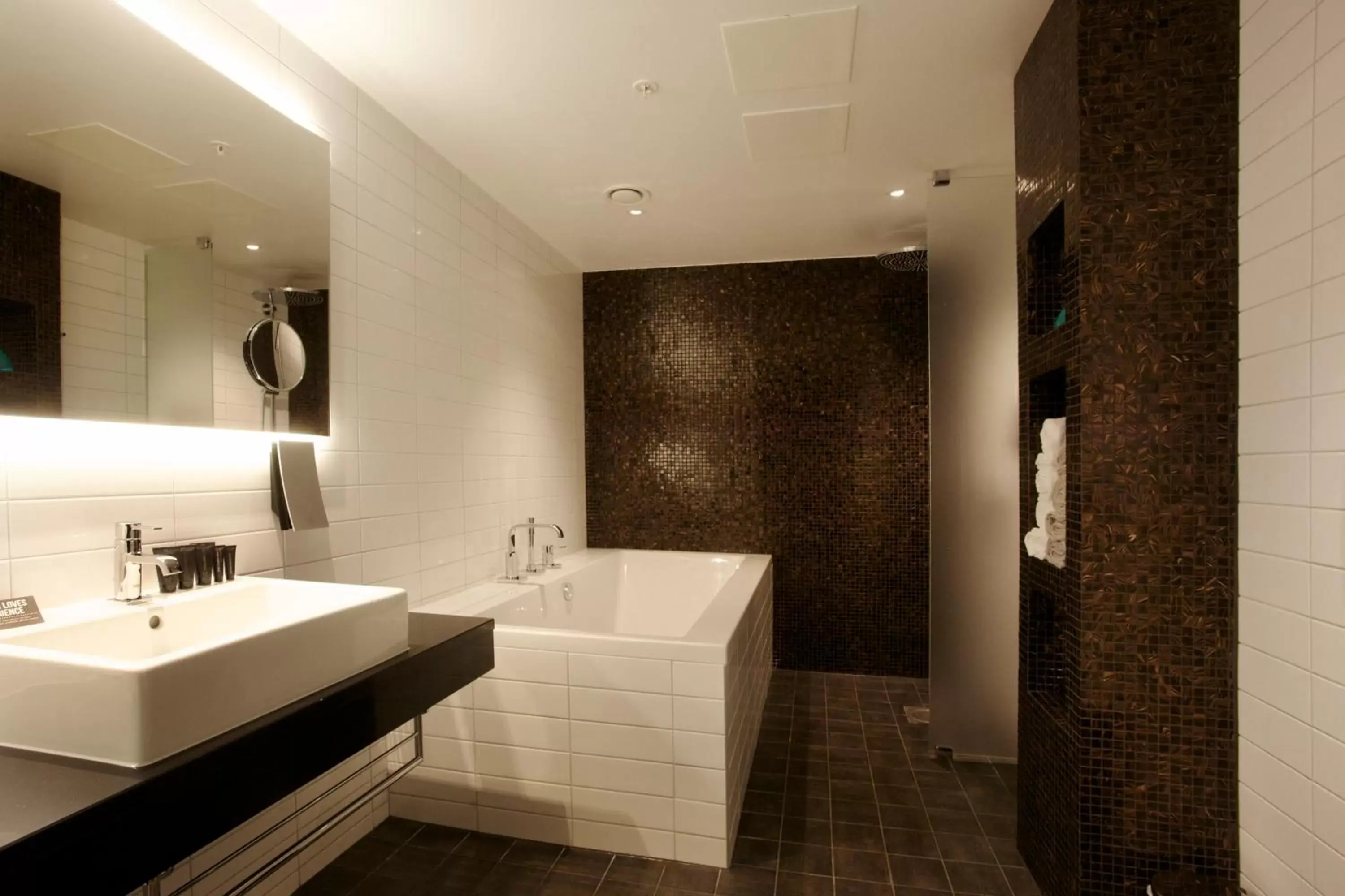 Bathroom in Clarion Hotel Sense