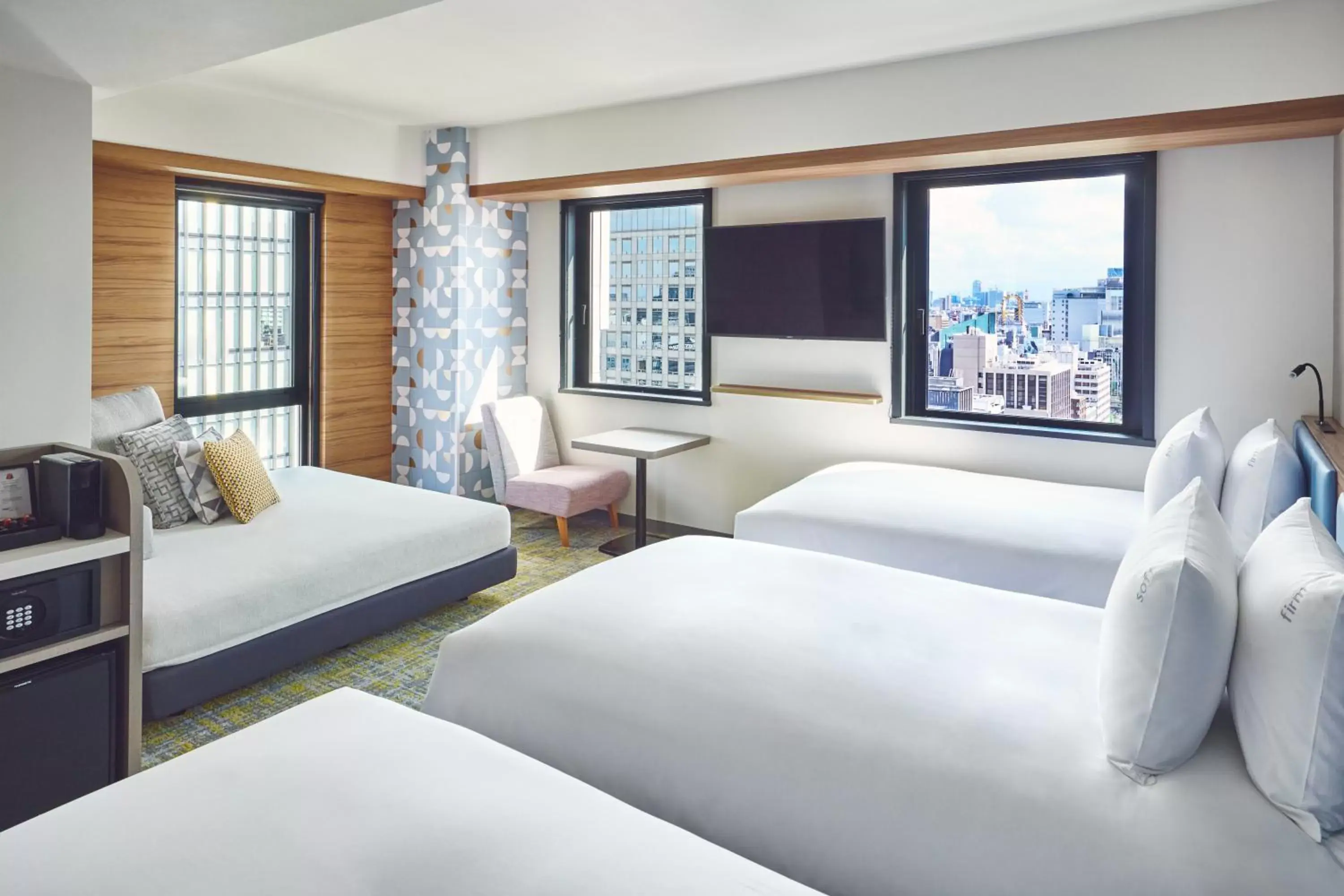 Premium Triple Room with Free Breakfast - single occupancy - High Floor in Holiday Inn Express Osaka City Centre- Midosuji by IHG Premium Triple Room with Free Breakfast - single occupancy - High Floor in Holiday Inn Express Osaka City Centre- Midosuji by IHG