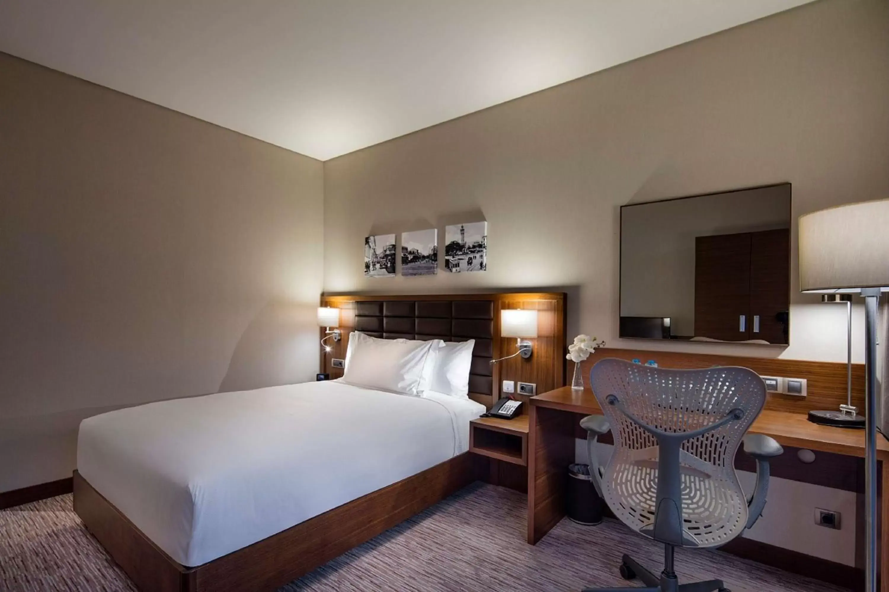 Bedroom, Bed in Hilton Garden Inn Izmir Bayrakli