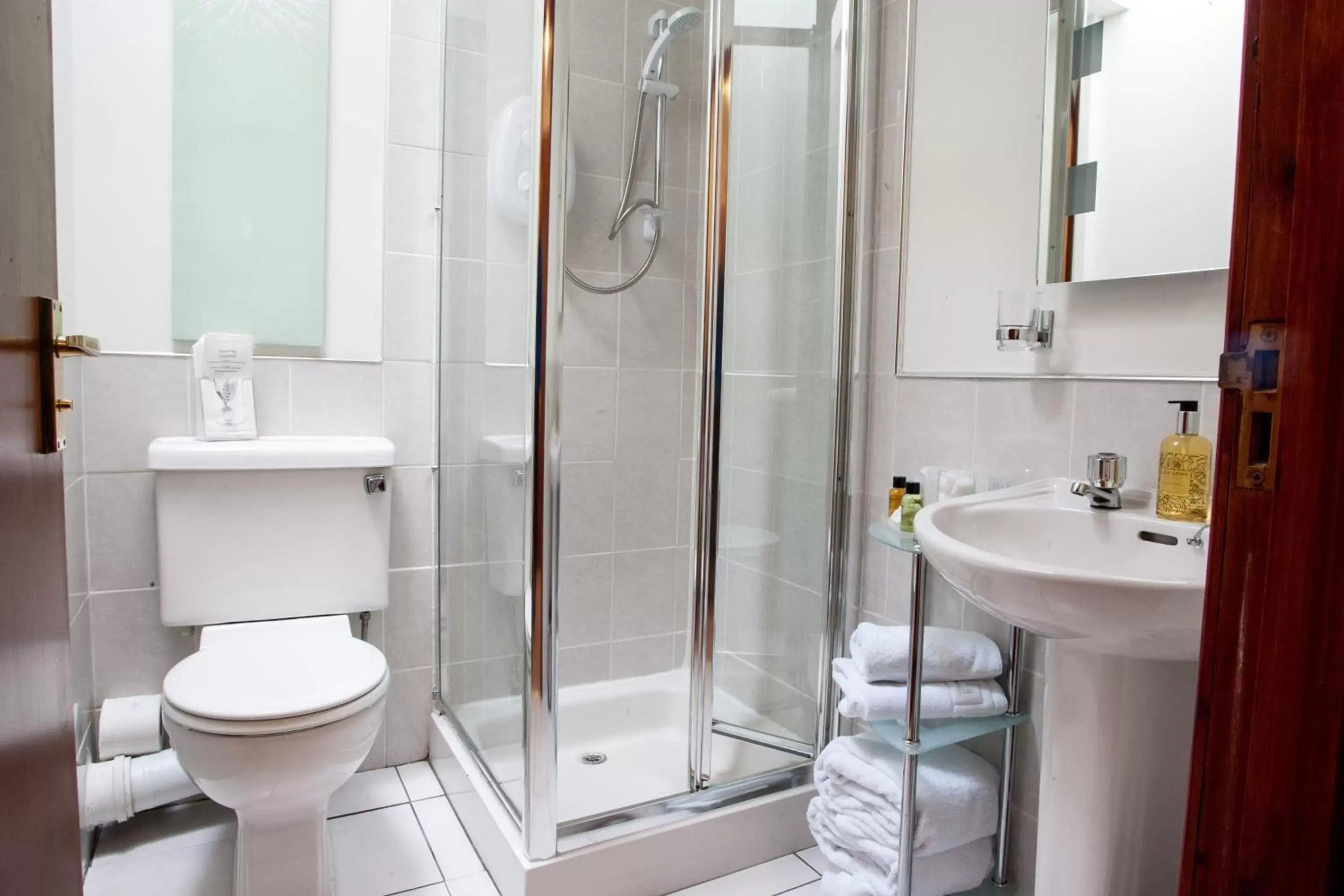 Bathroom in Dunhallin House