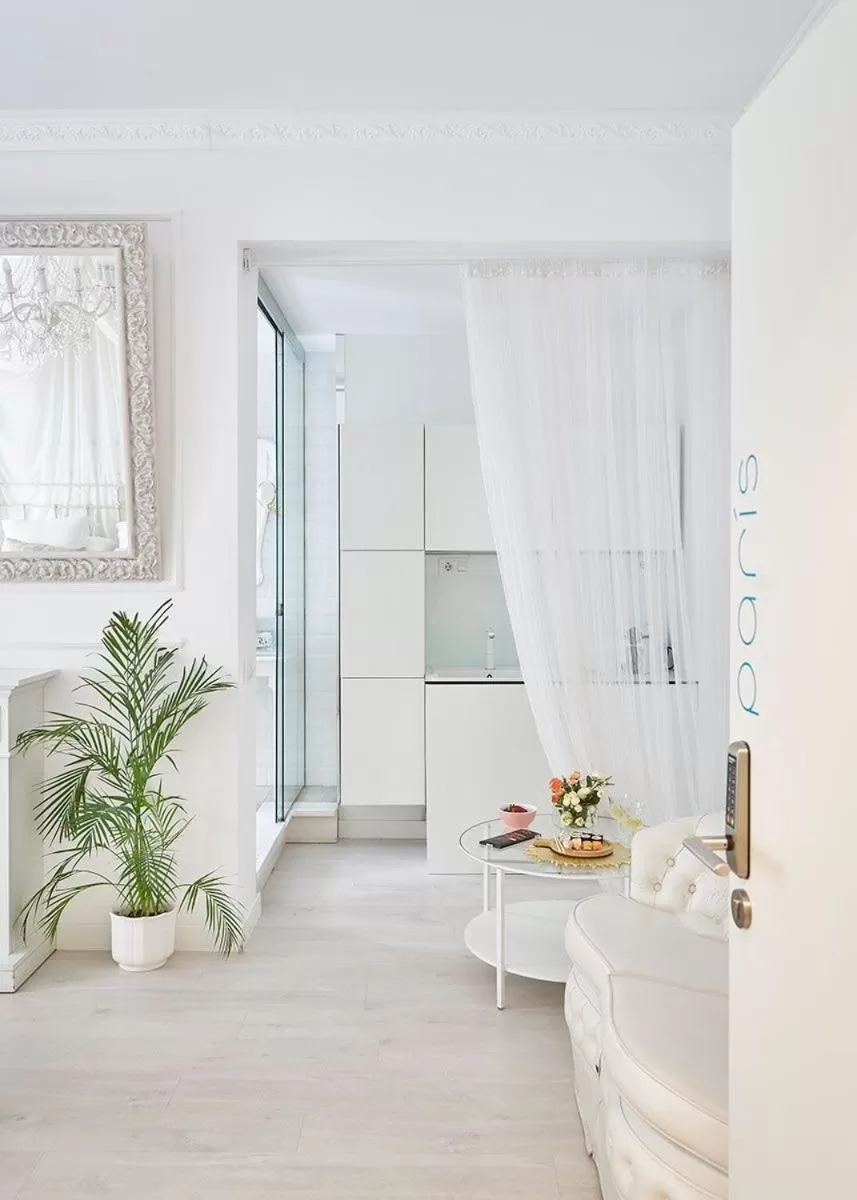 Photo of the whole room, Bed in Urban Suite Santander