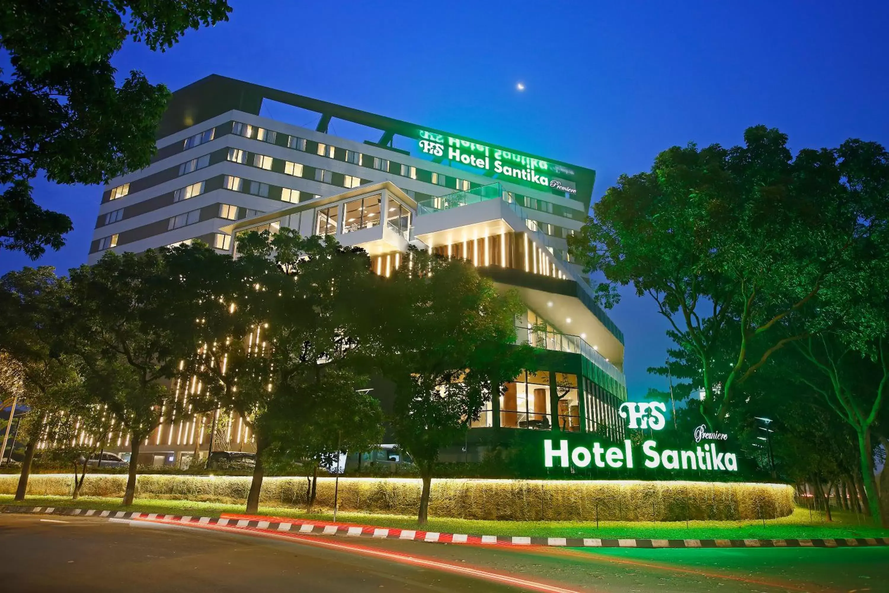 Facade/entrance, Property Building in Hotel Santika Premiere Bintaro