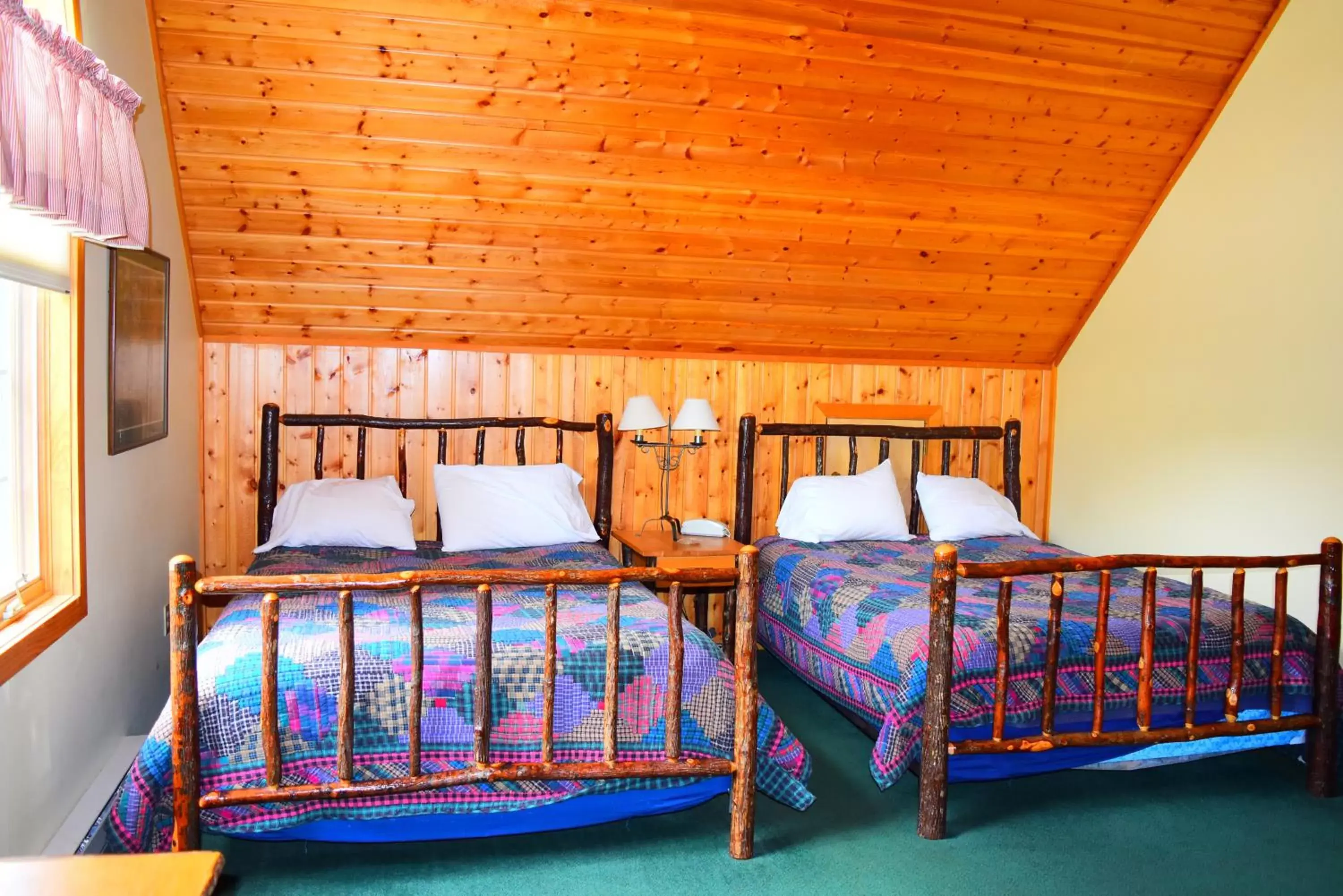 Bedroom, Bed in Drummond Island Resort & Conference Center