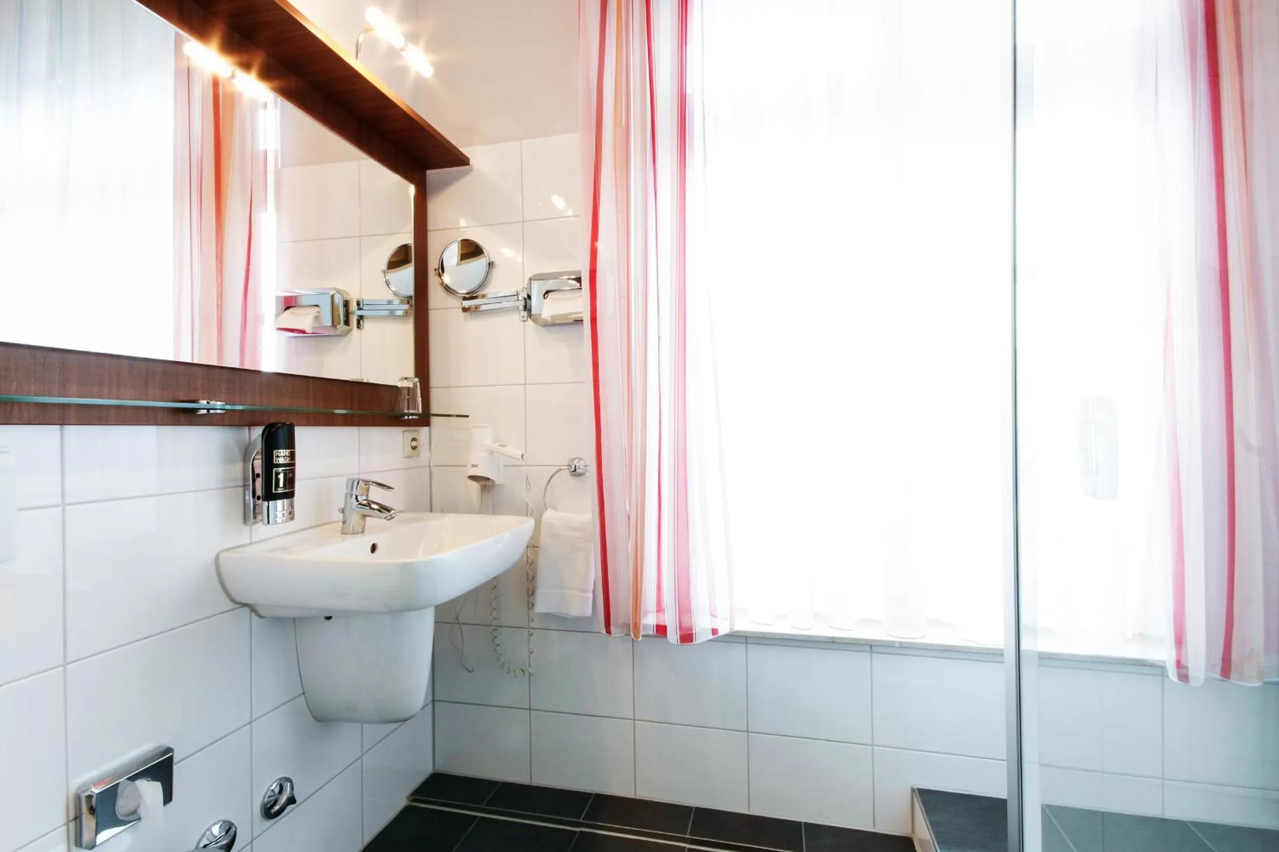 Bathroom in Hotel am Tiergarten